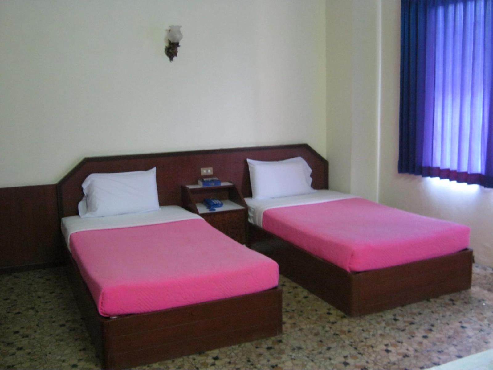 Deluxe Twin Room photo 2