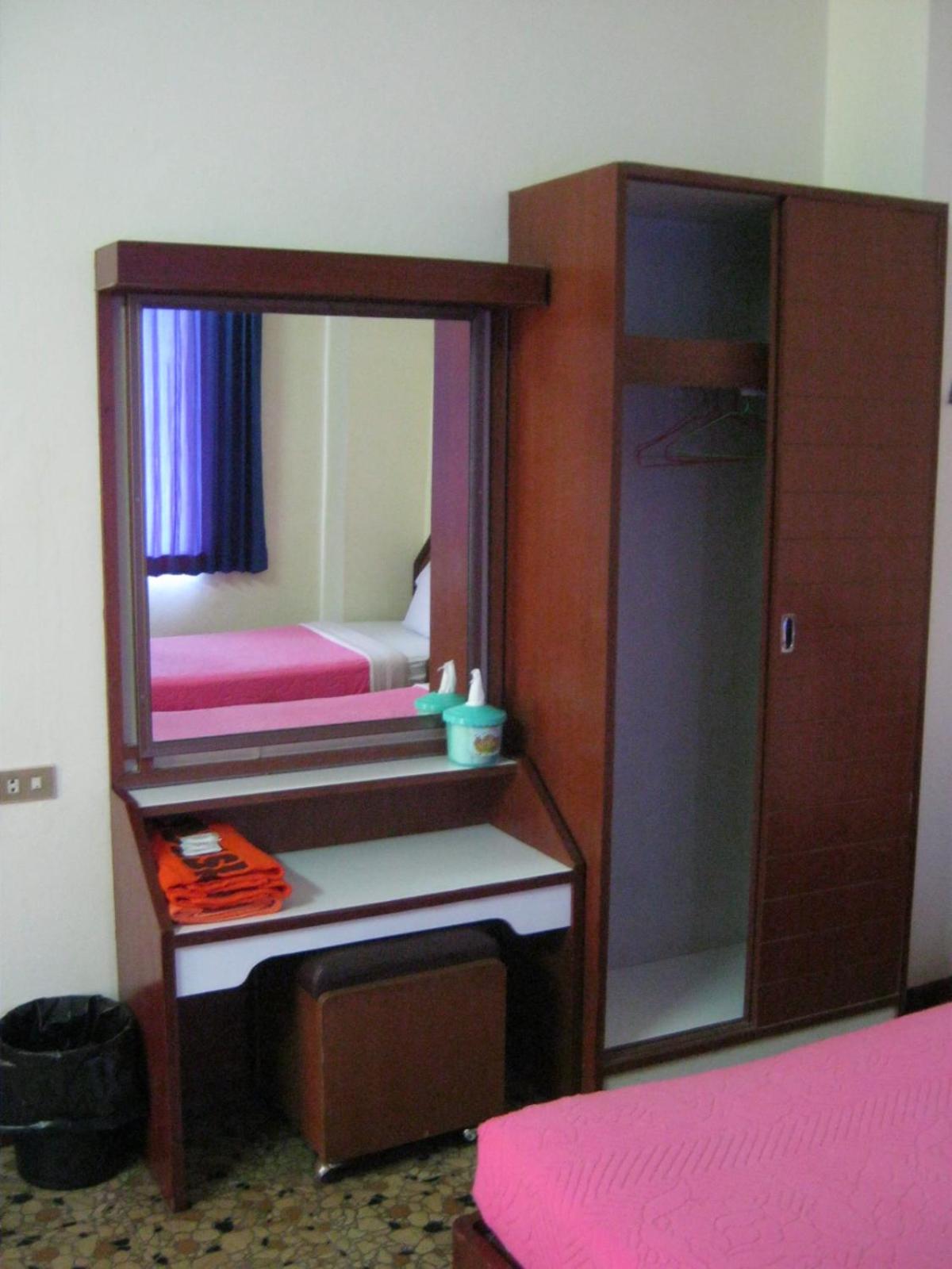 Deluxe Twin Room photo 3
