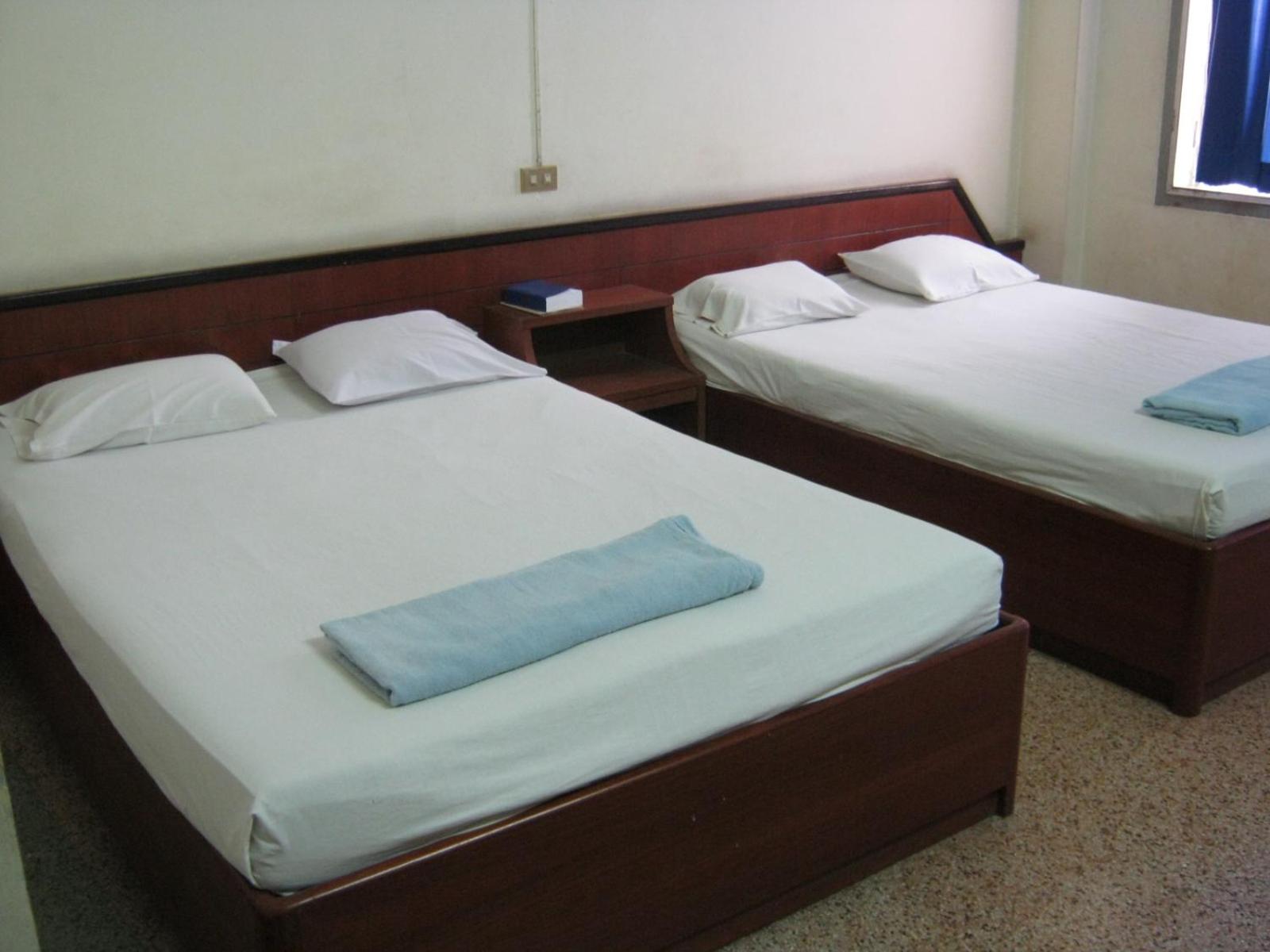 Budget Twin Room photo 2