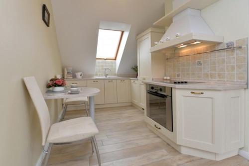 Two-Bedroom Apartment - Photo 8