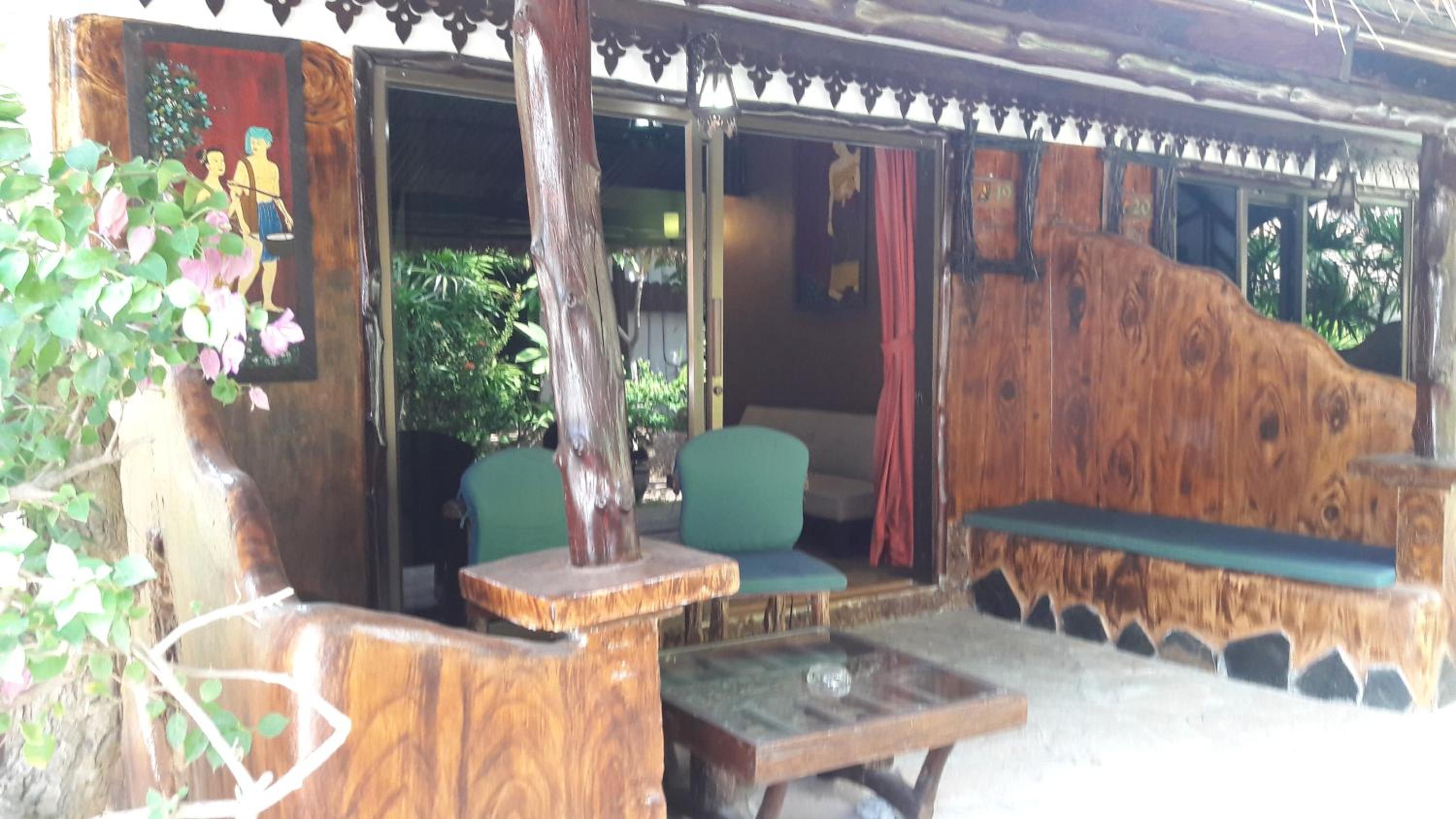 Deluxe Room (2 Adults + 1 Child) photo 3