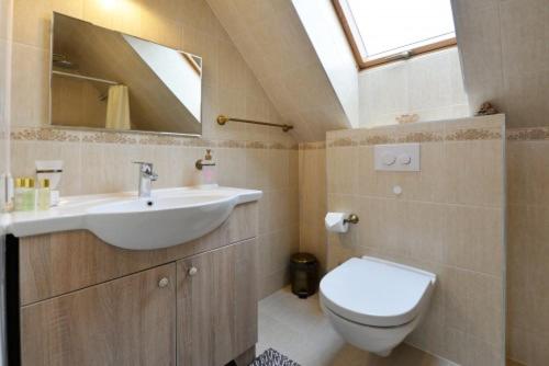 Two-Bedroom Apartment - Photo 9