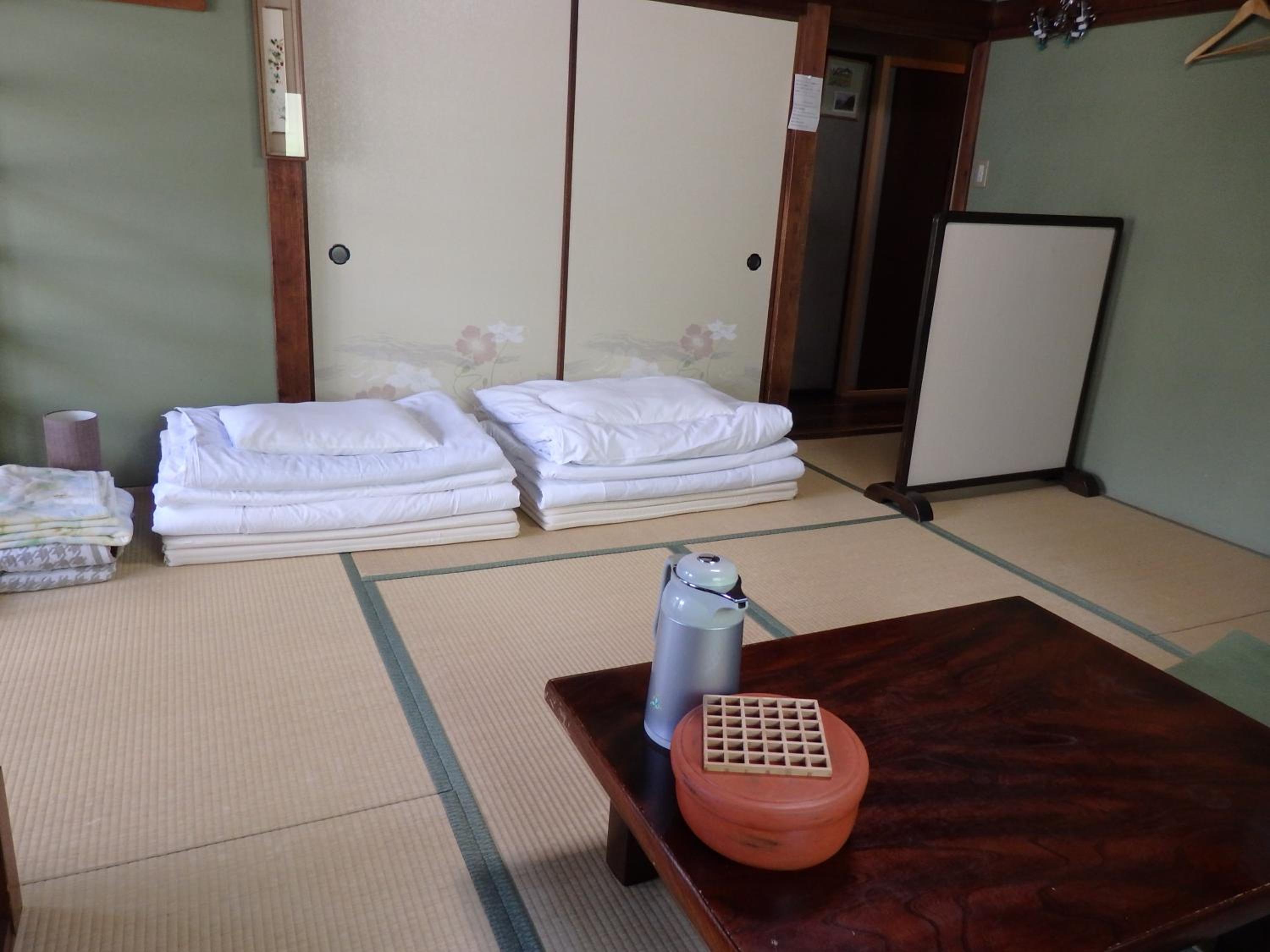 Japanese-Style Triple Room with Shared Bathroom photo 2