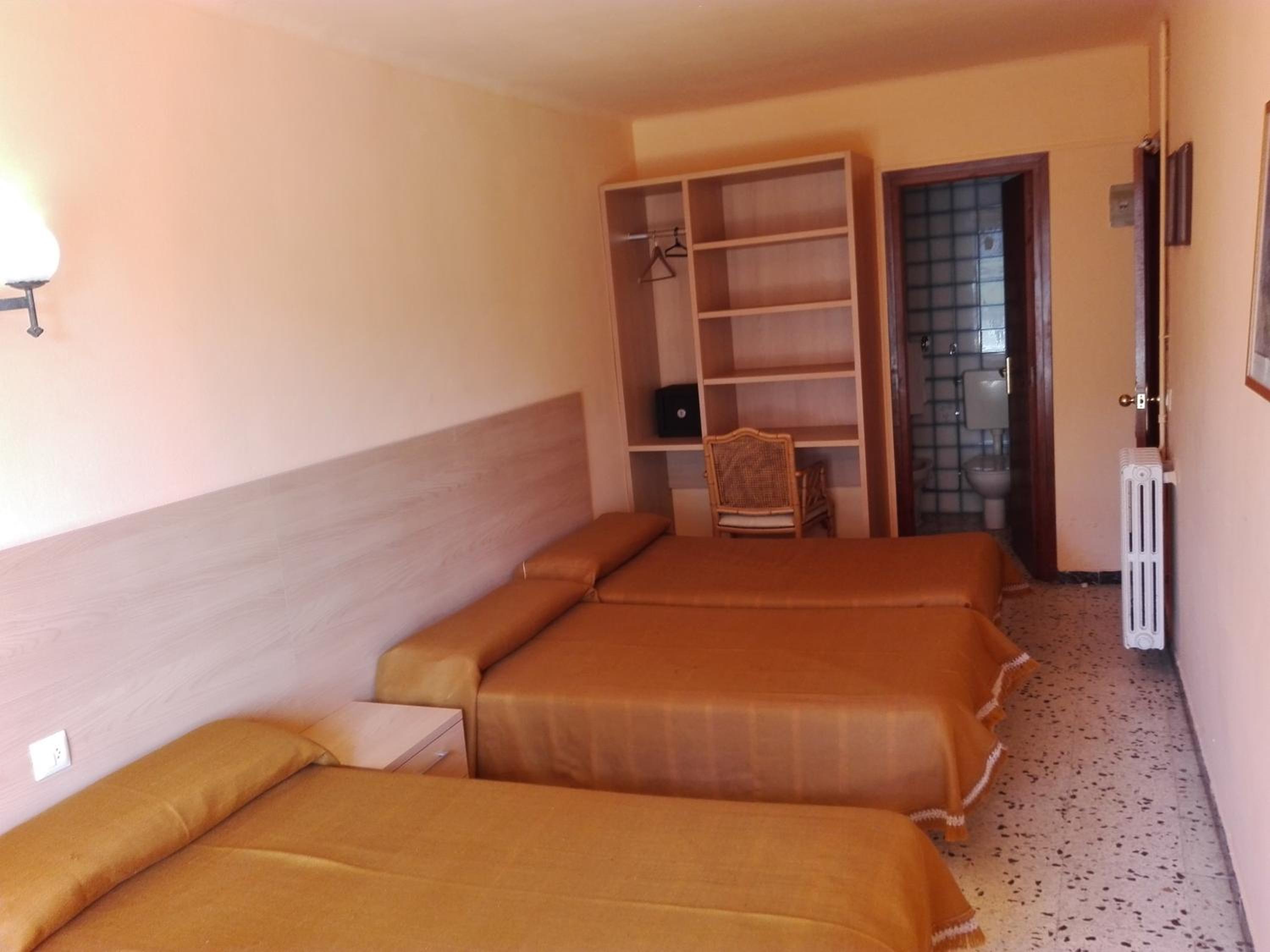 Triple Room photo 2