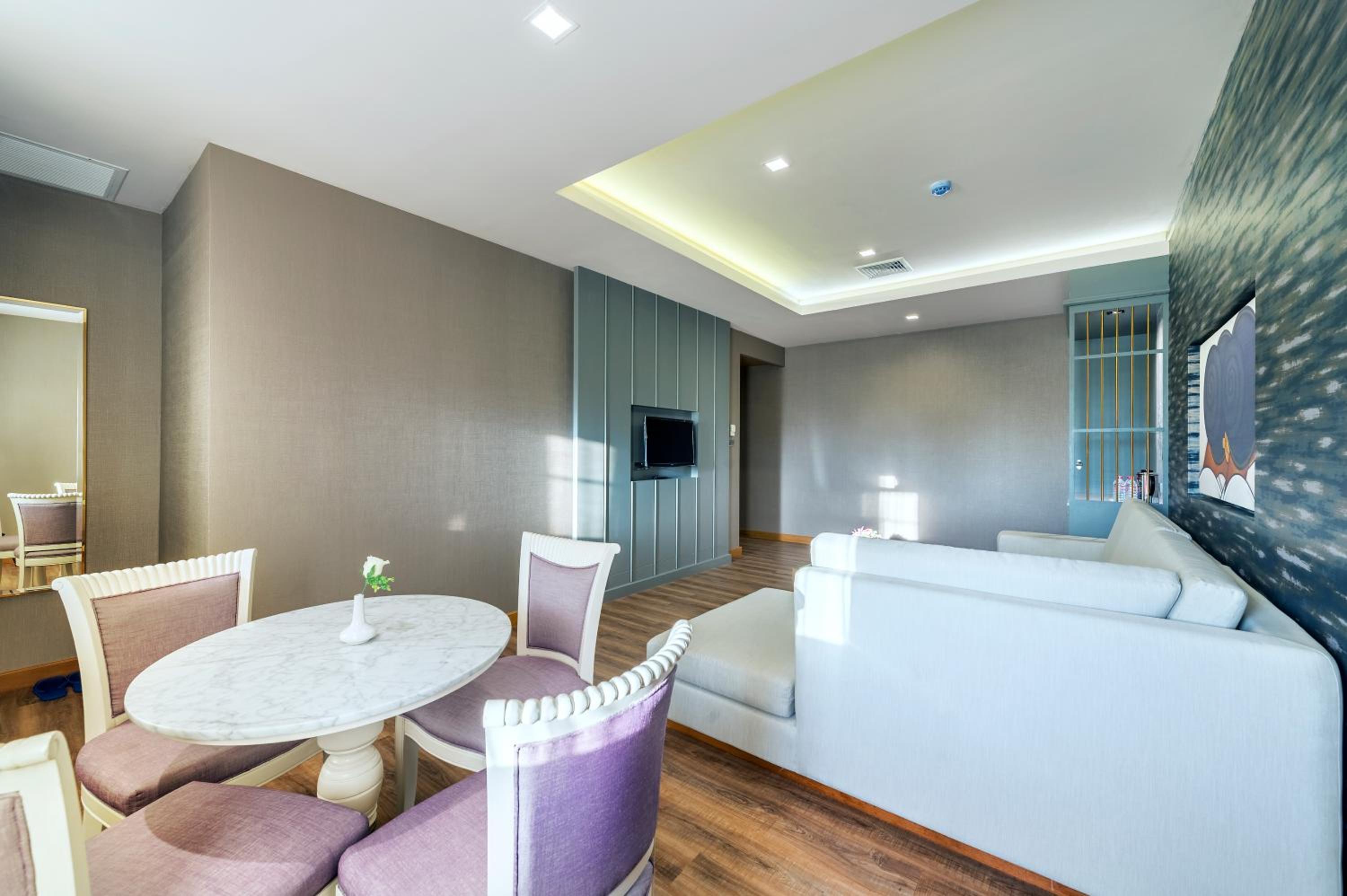 Two-Bedroom Suite photo 2