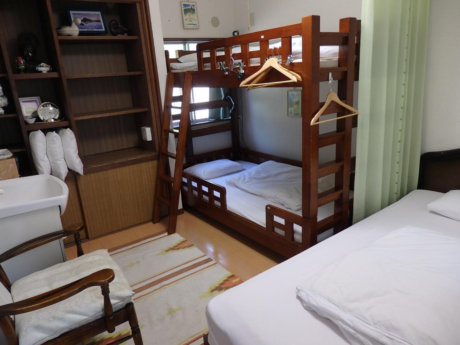 Bunk Bed in 3-Bed Female Dormitory Room photo 3