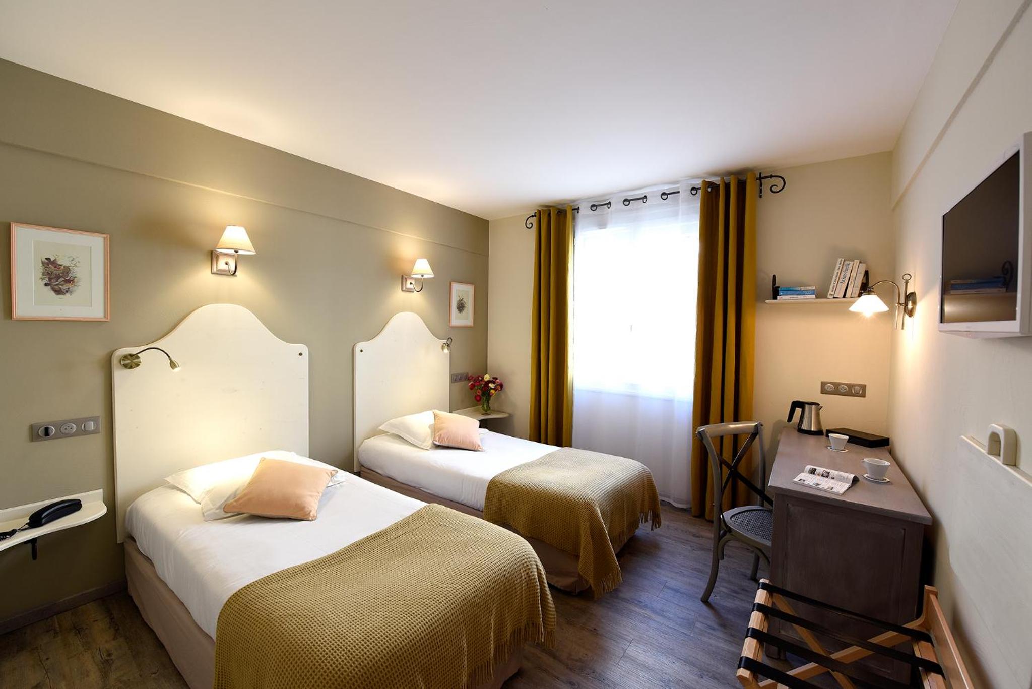 Superior Double or Twin Room photo 2