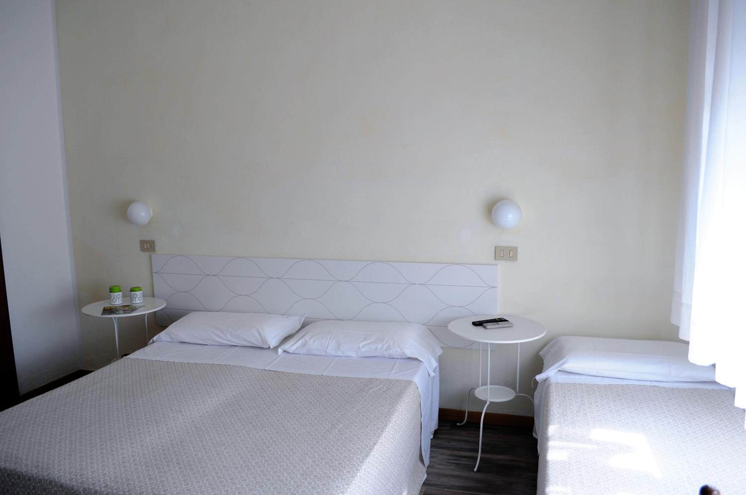 Triple Room - Photo 15