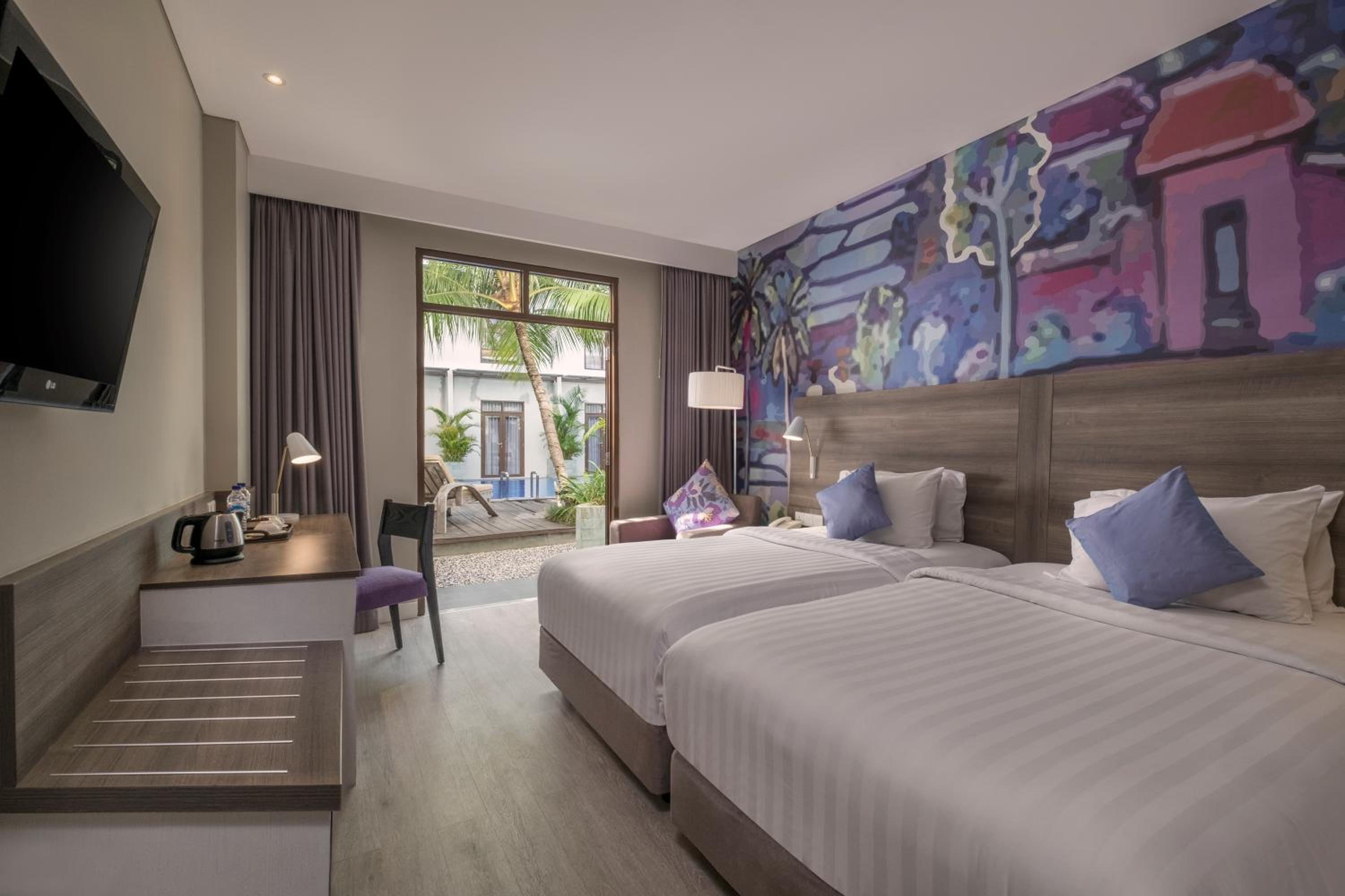 Deluxe Twin Room with Pool Access