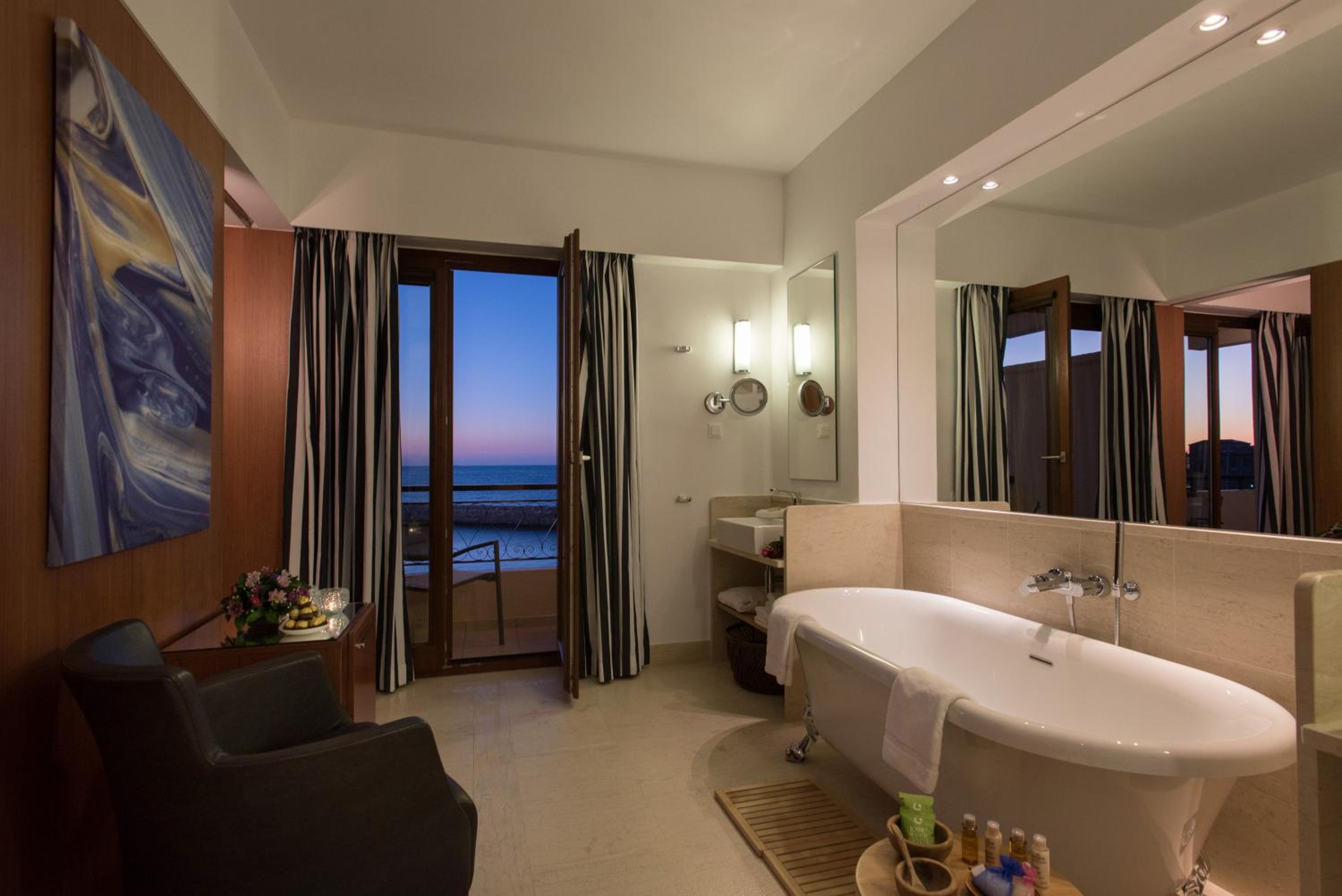  Suite with Sea View - Open Bath photo 3