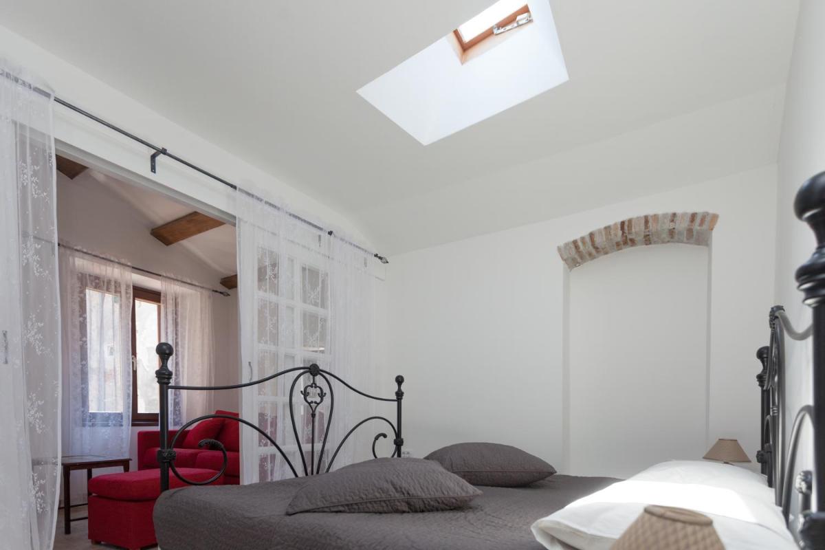 Apartment with Sea View - Photo 4