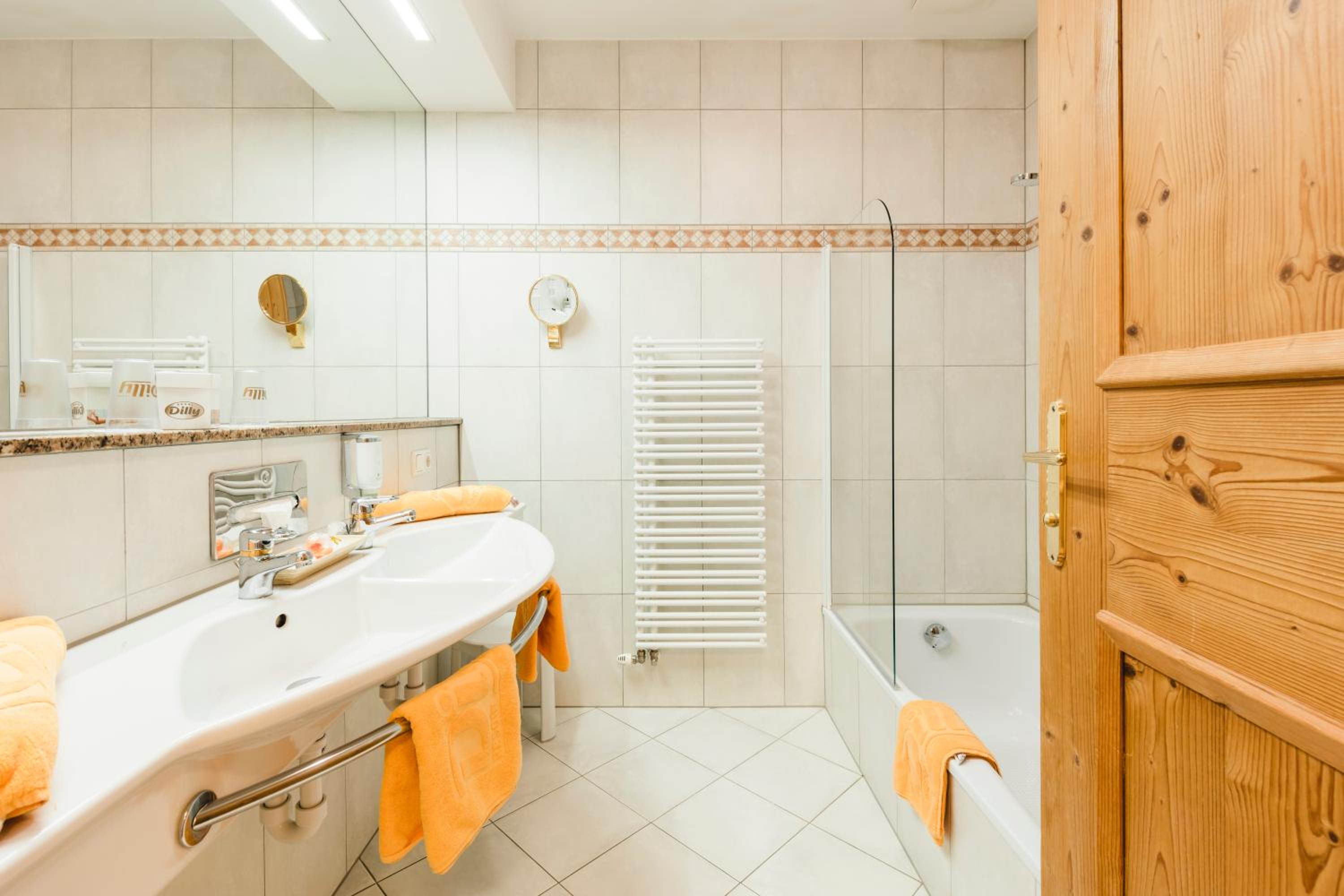Suite - Photo 5