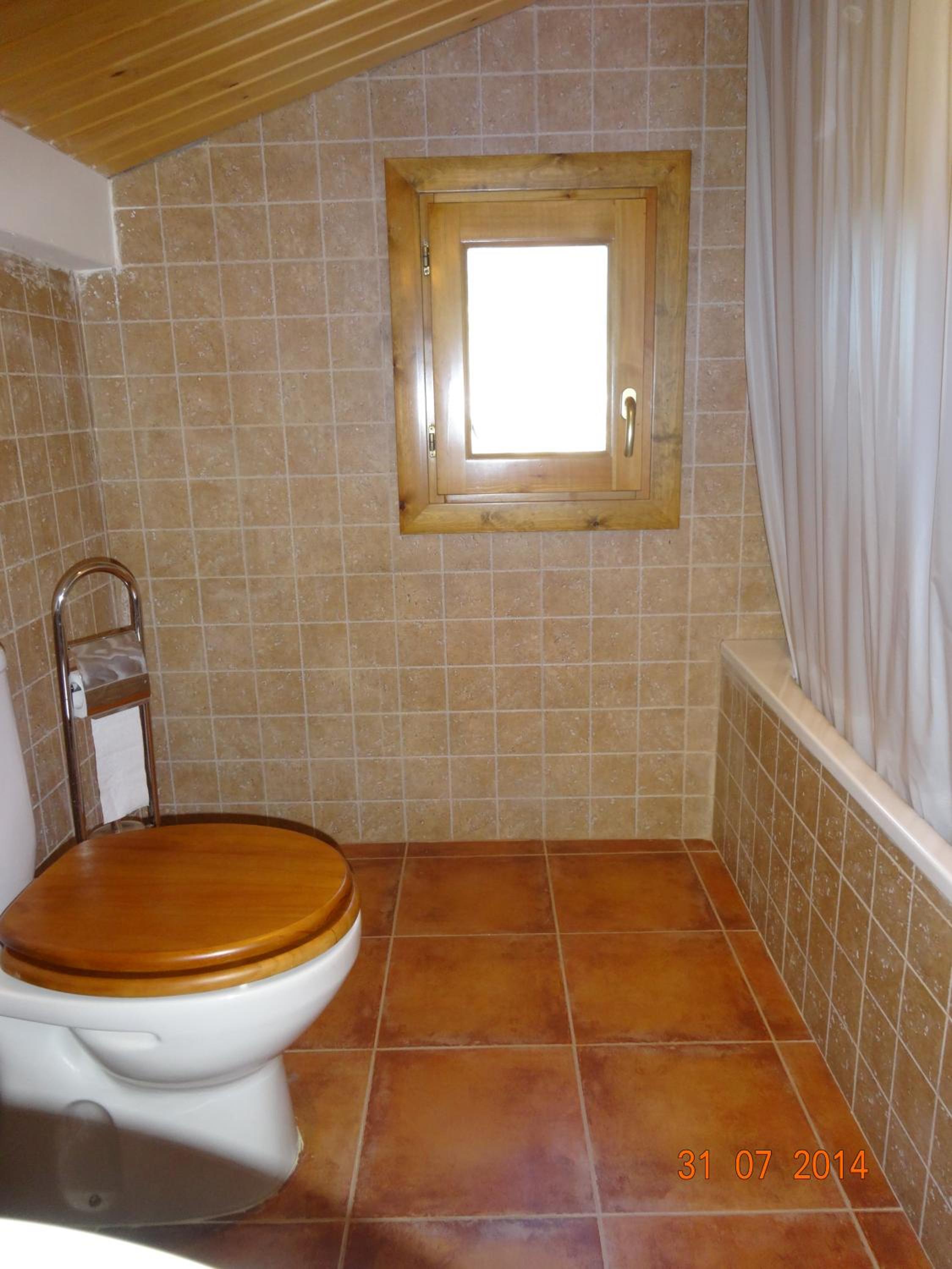 Three-Bedroom Apartment with Mountain View photo 3