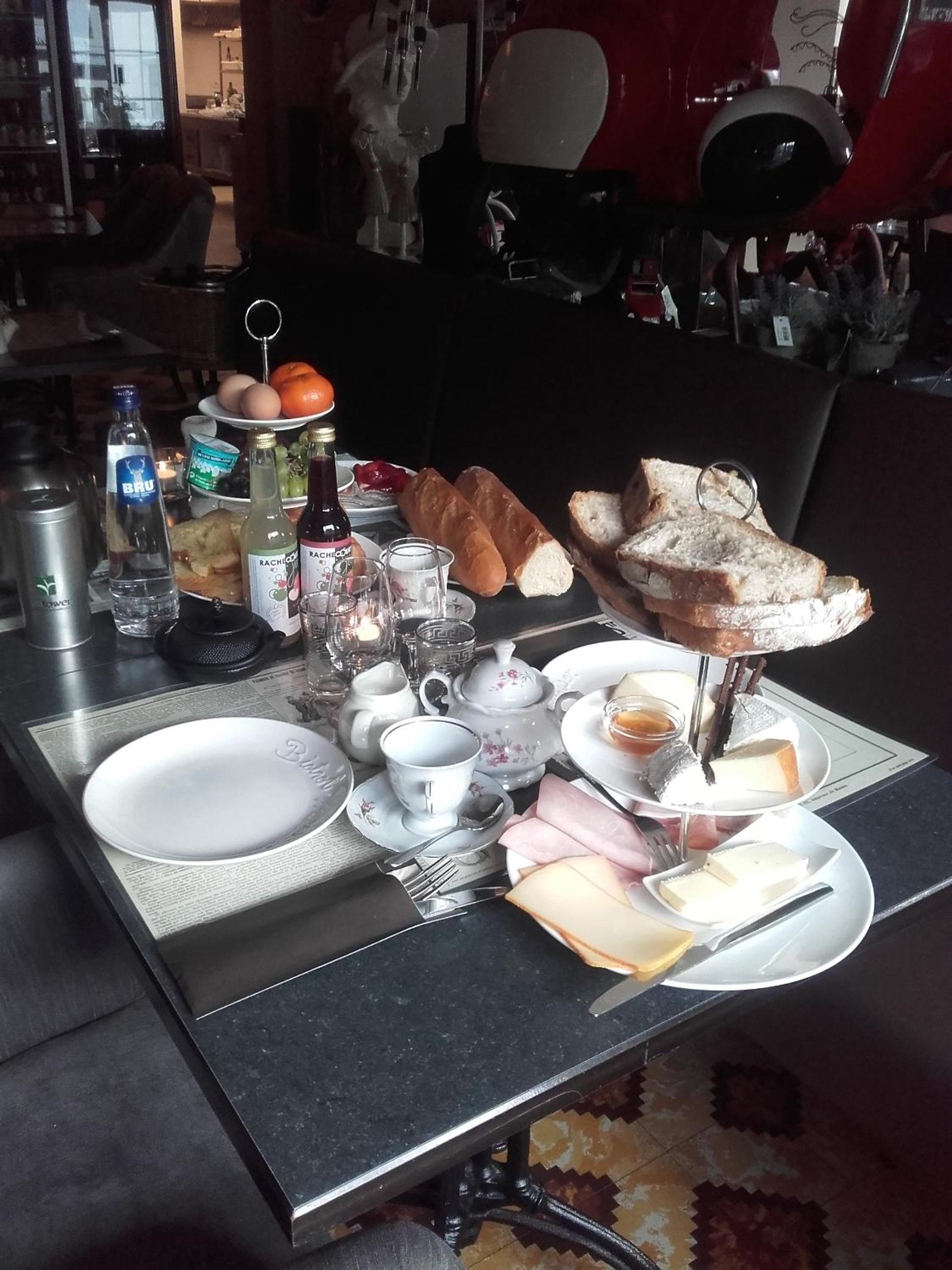 Suite - Photo 10
