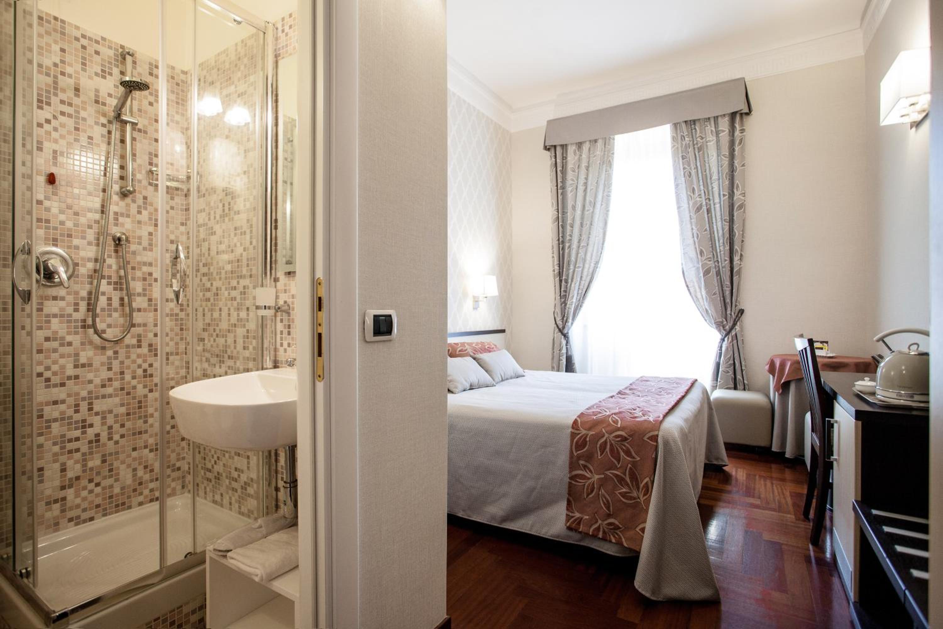 Double Room photo 3