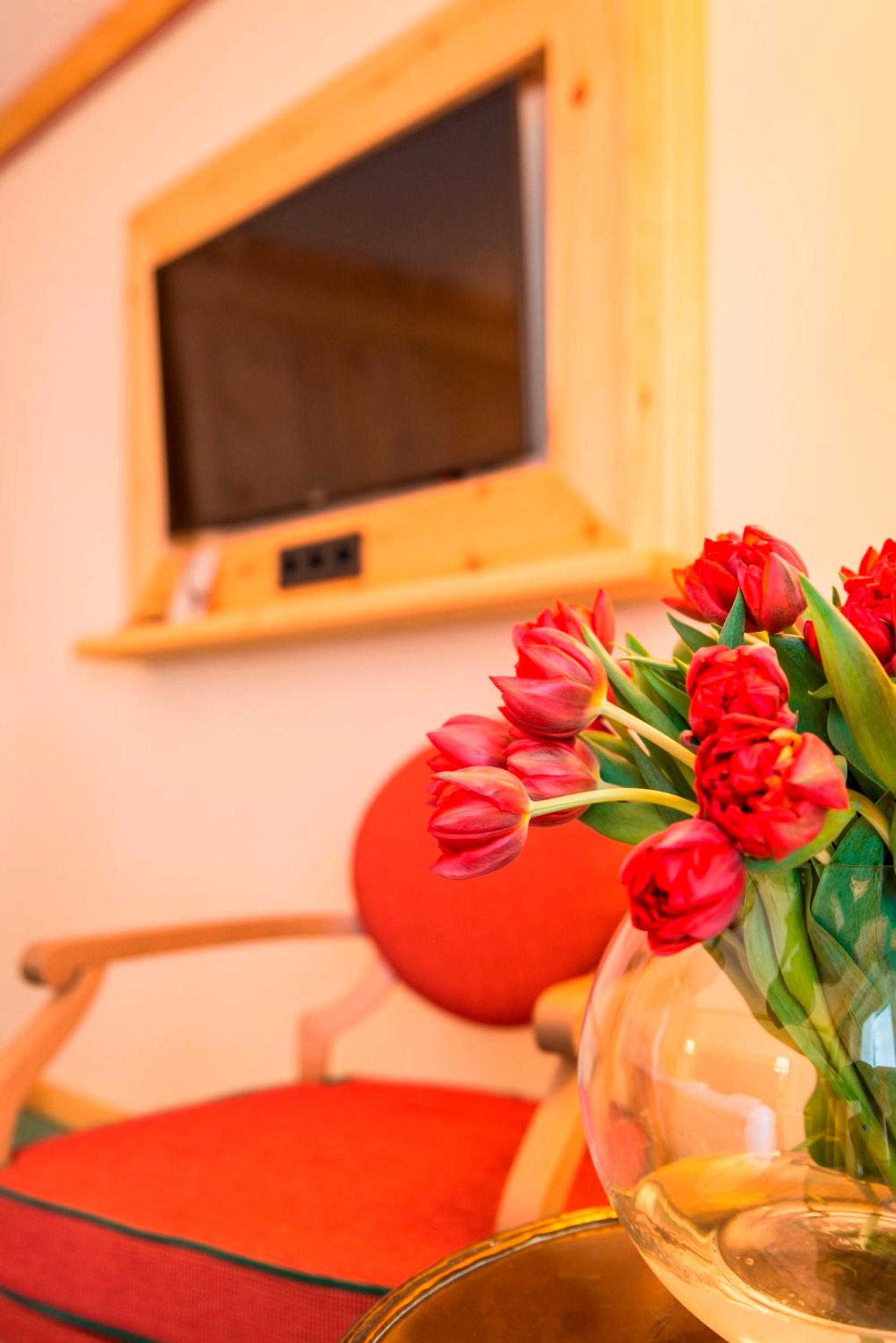 Double Room with Balcony - Photo 9