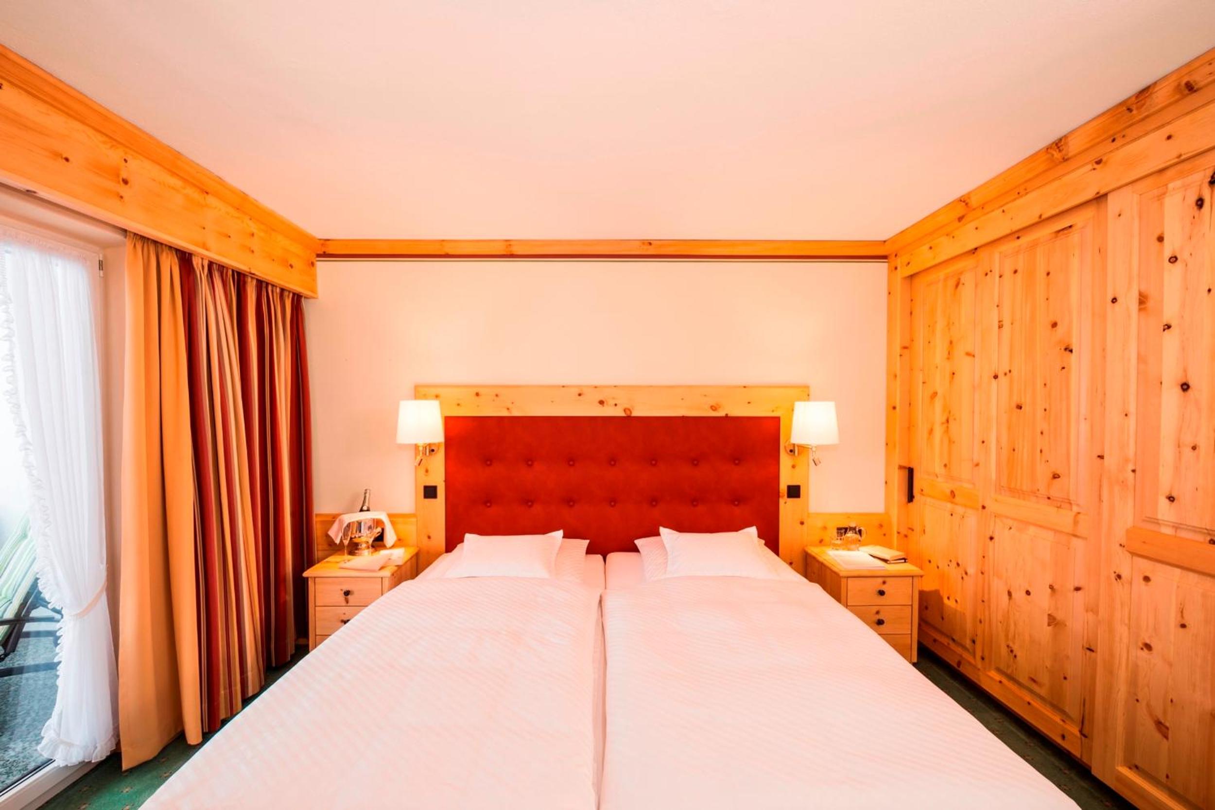 Double Room with Balcony - Photo 8
