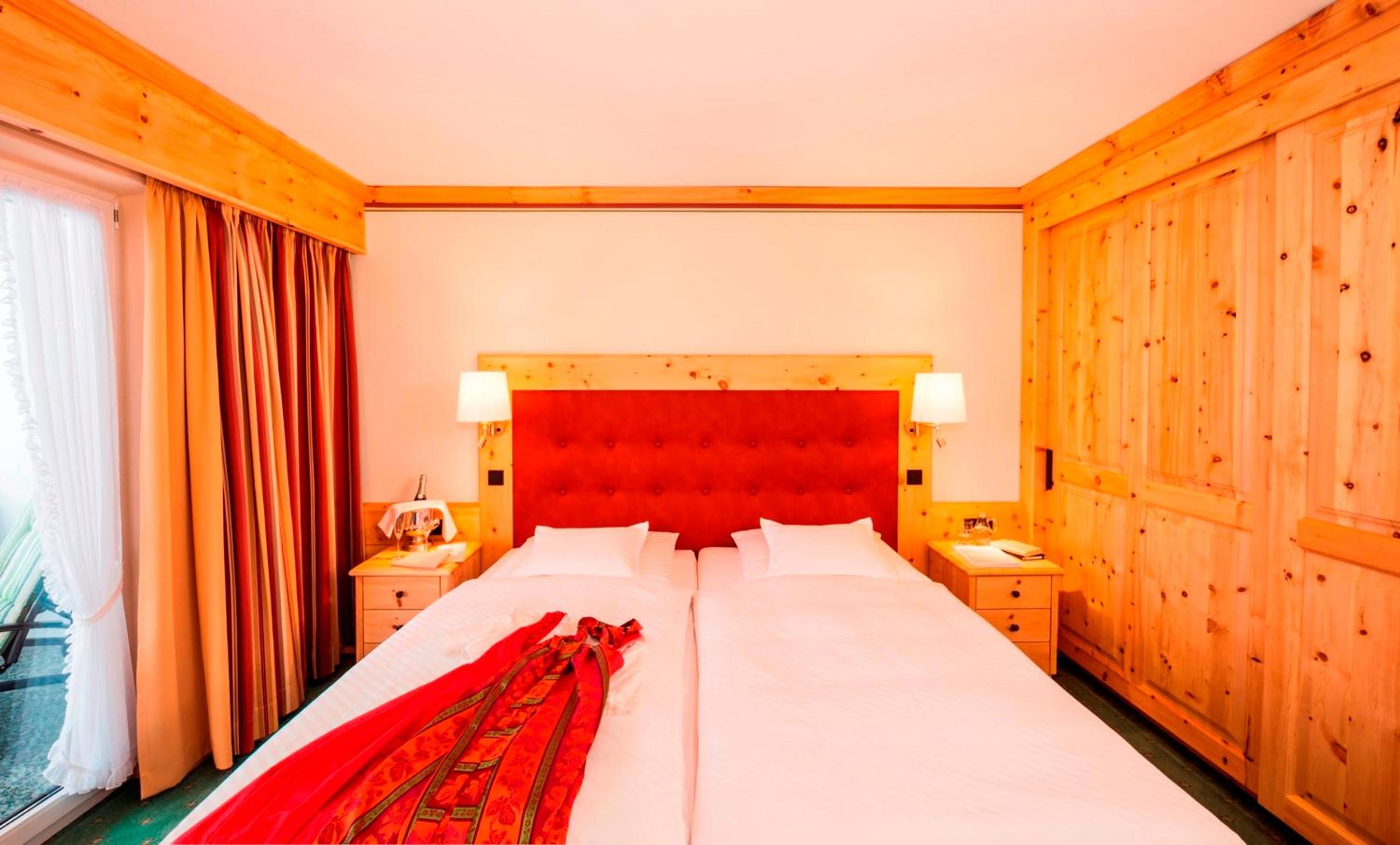 Double Room with Balcony - Photo 10