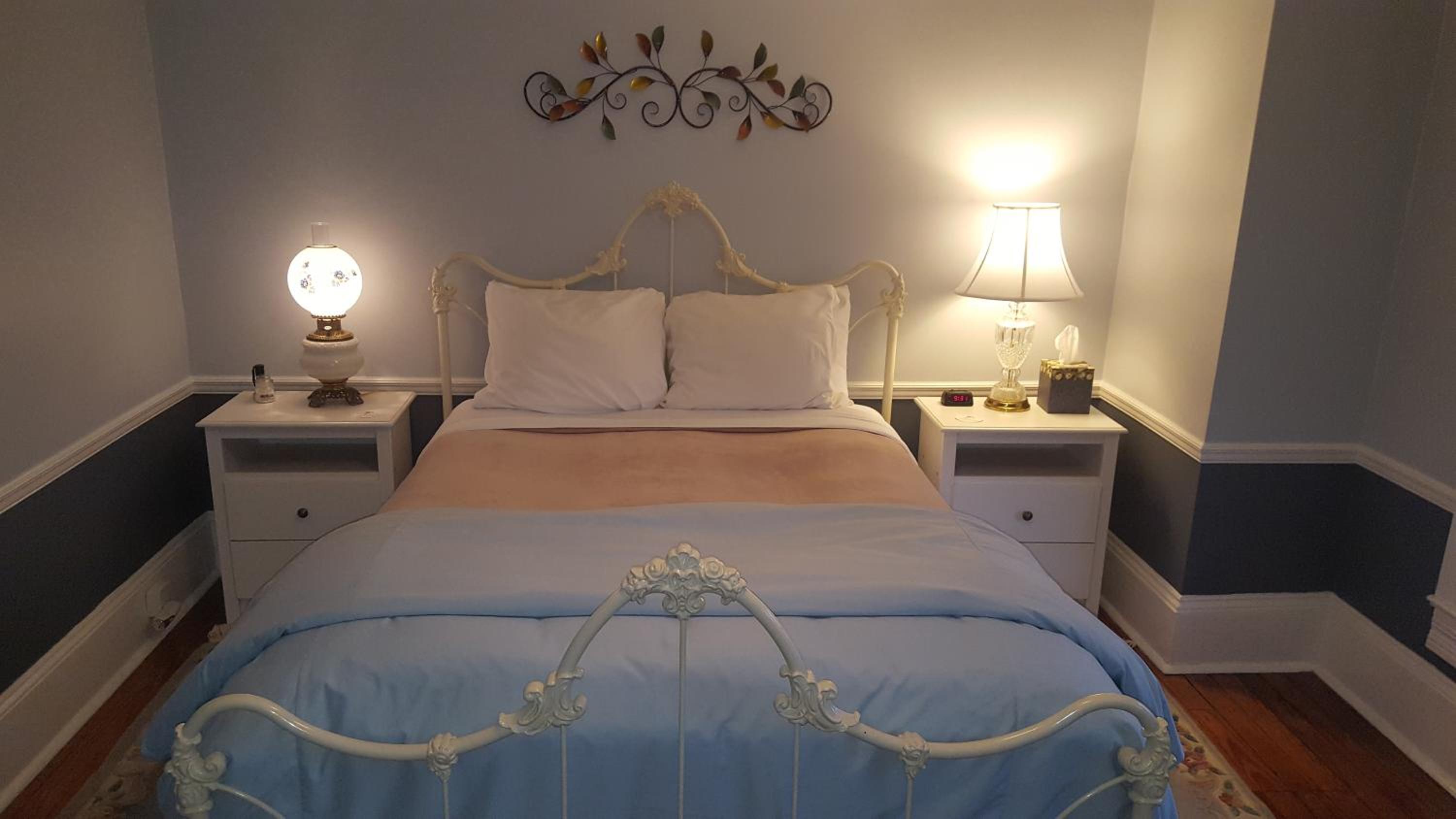 Standard Queen Room photo 2