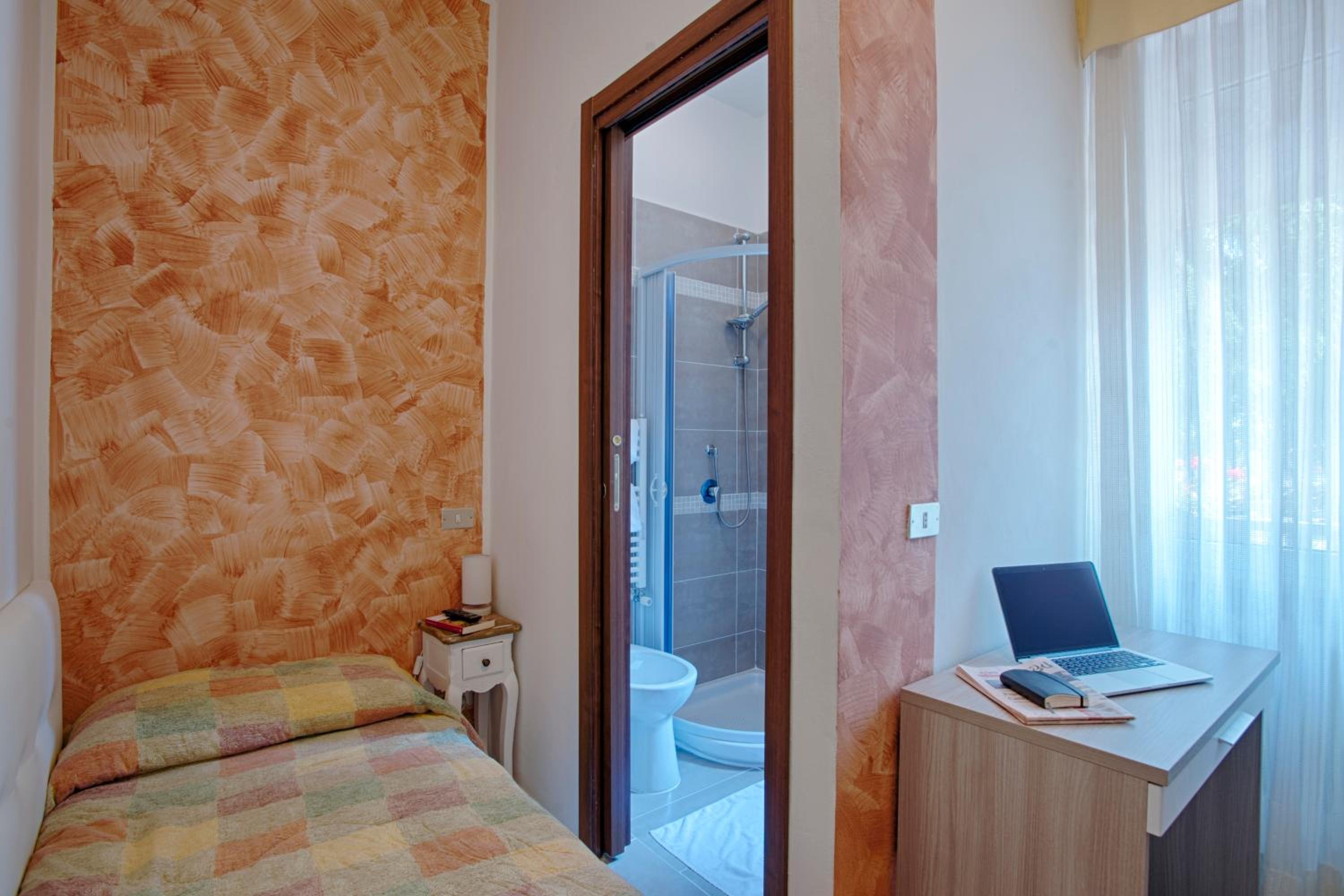 Single Room photo 3