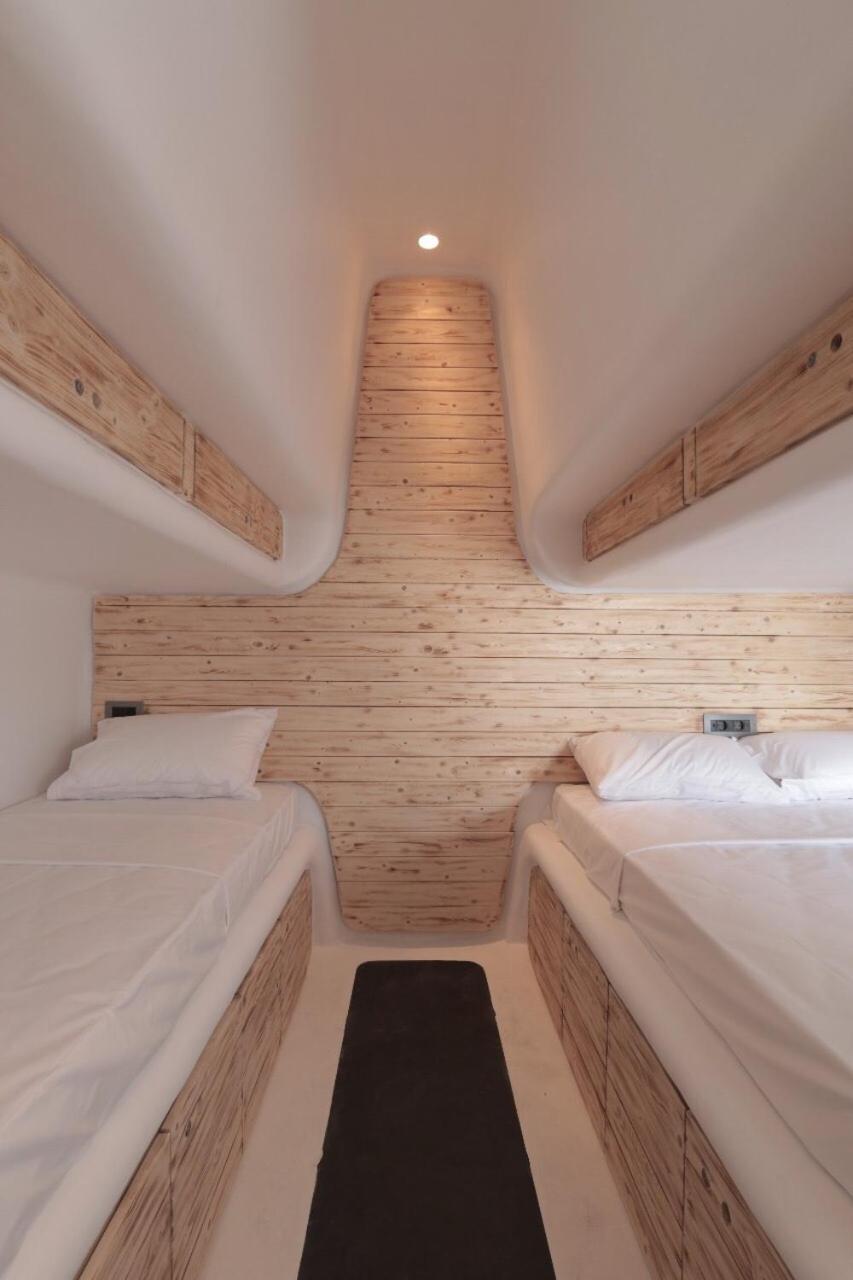 Private Dorm for 6 (2 doubles + 2 singles) photo 1