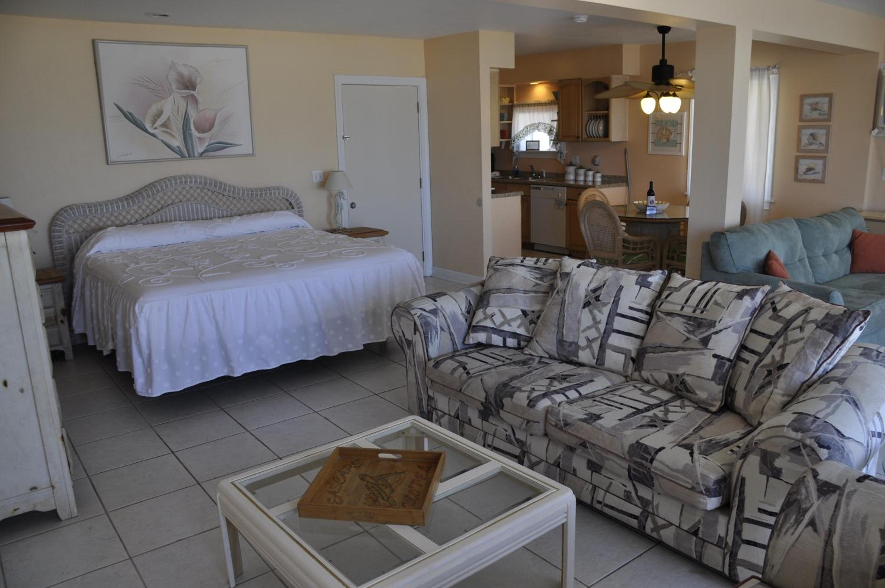 Oceanfront King Suite photo 2