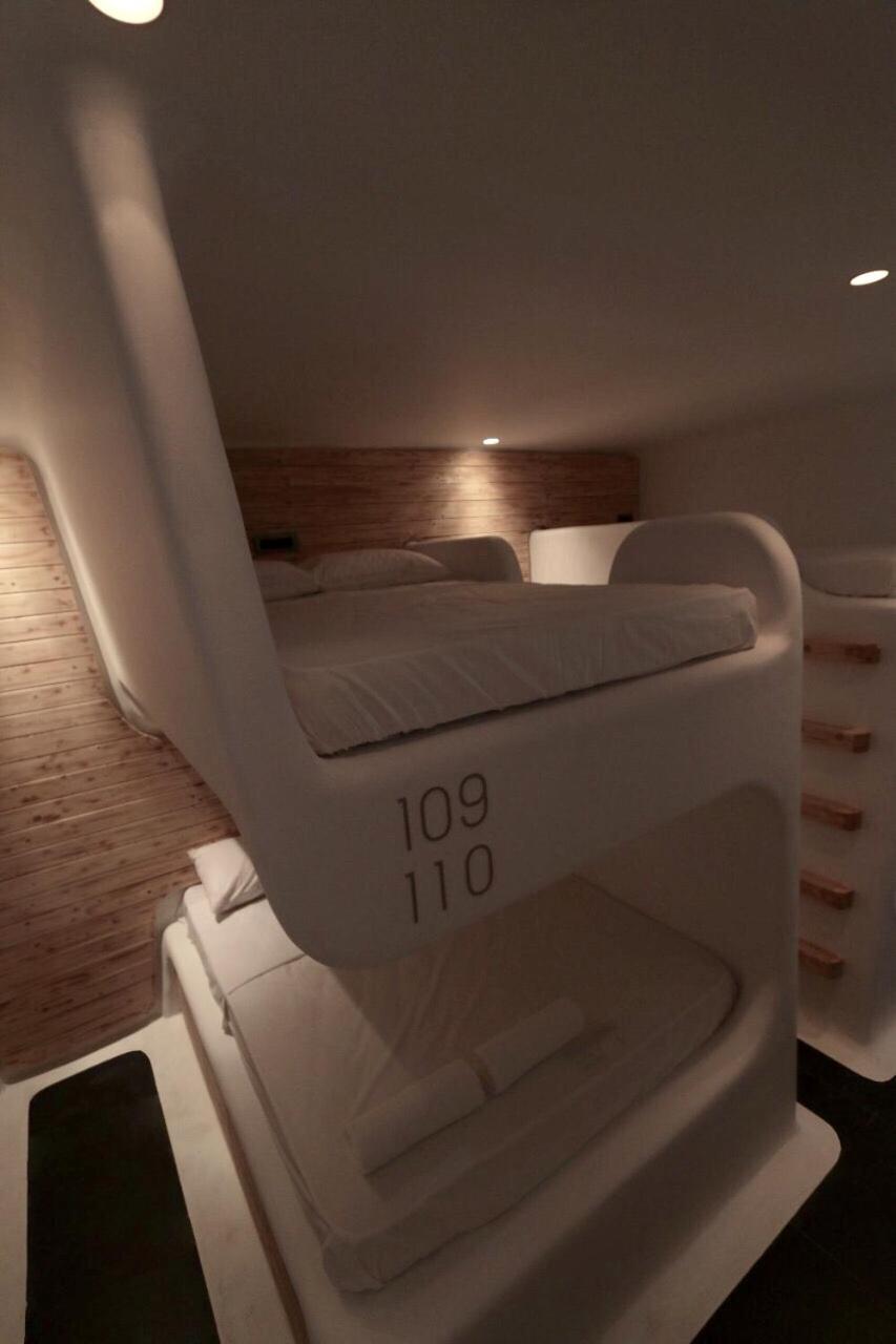 Private Dorm for 4 (4 single beds) photo 3