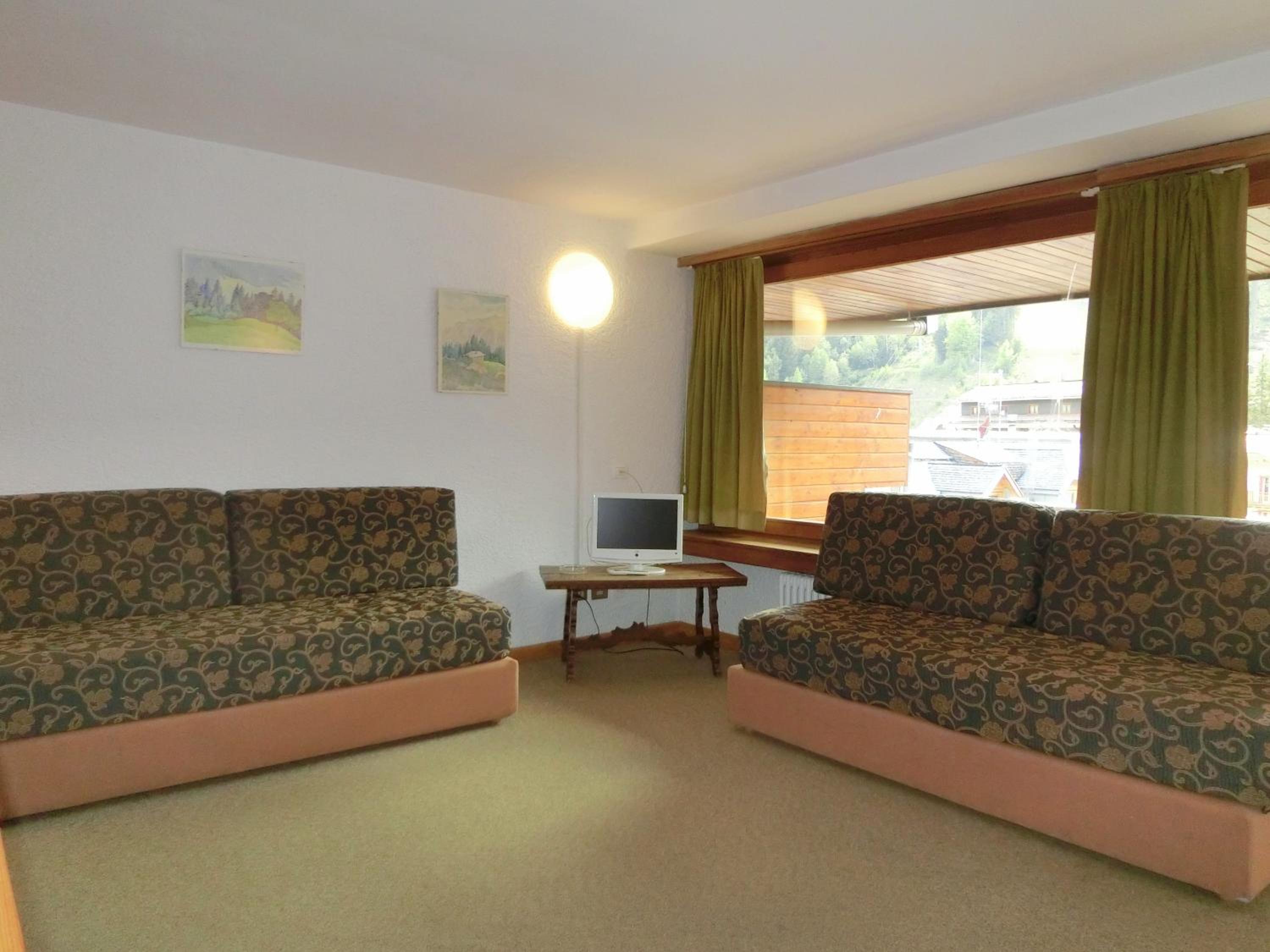 Apartment with Mountain View photo 2