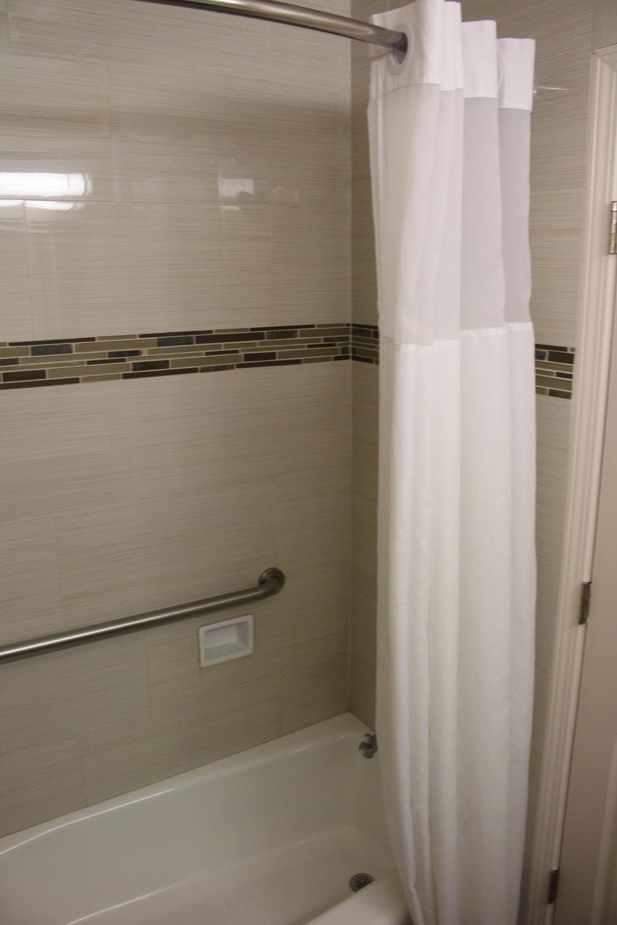 Standard Queen Room - Photo 4