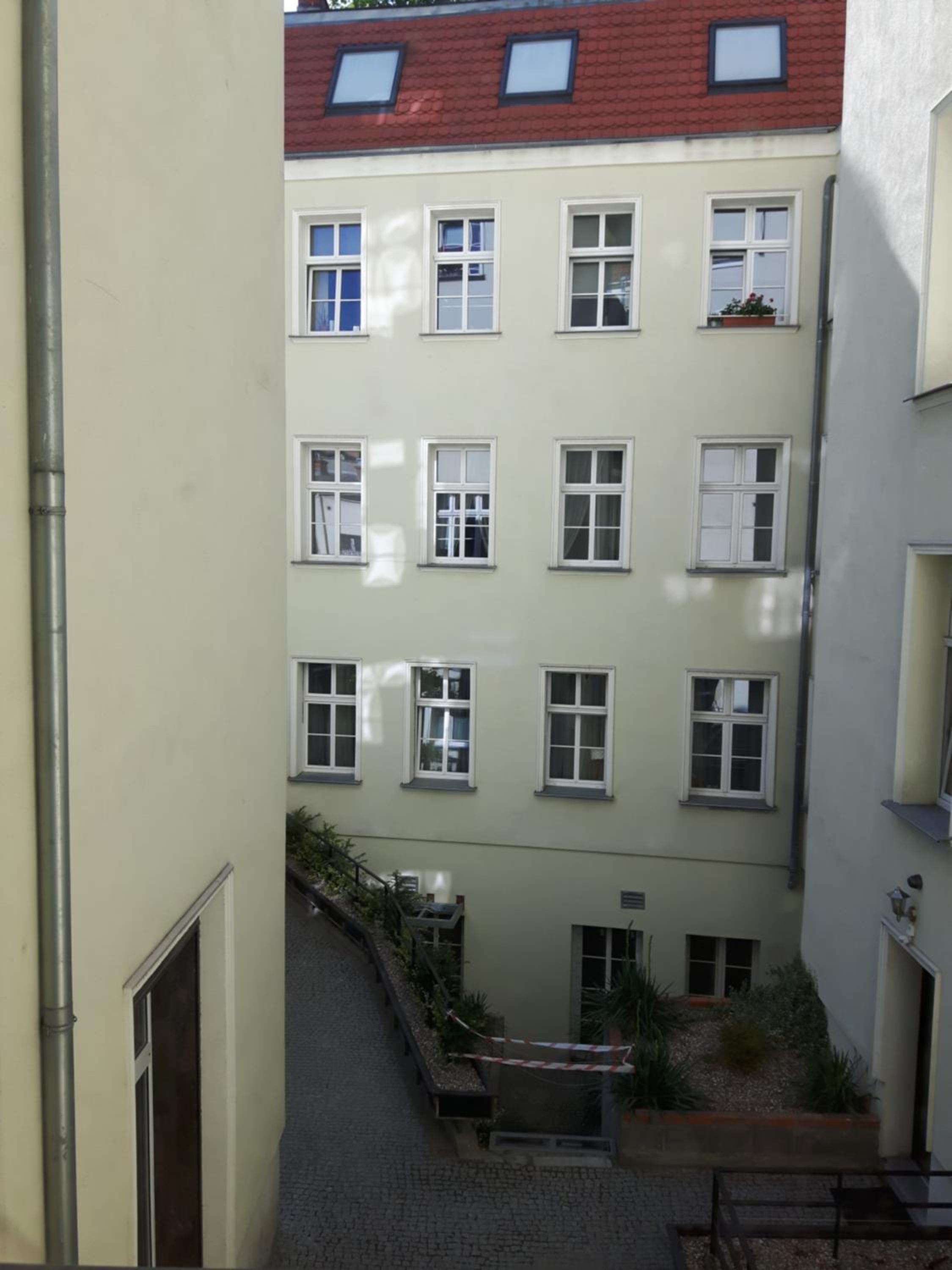 Studio Apartment - Photo 21