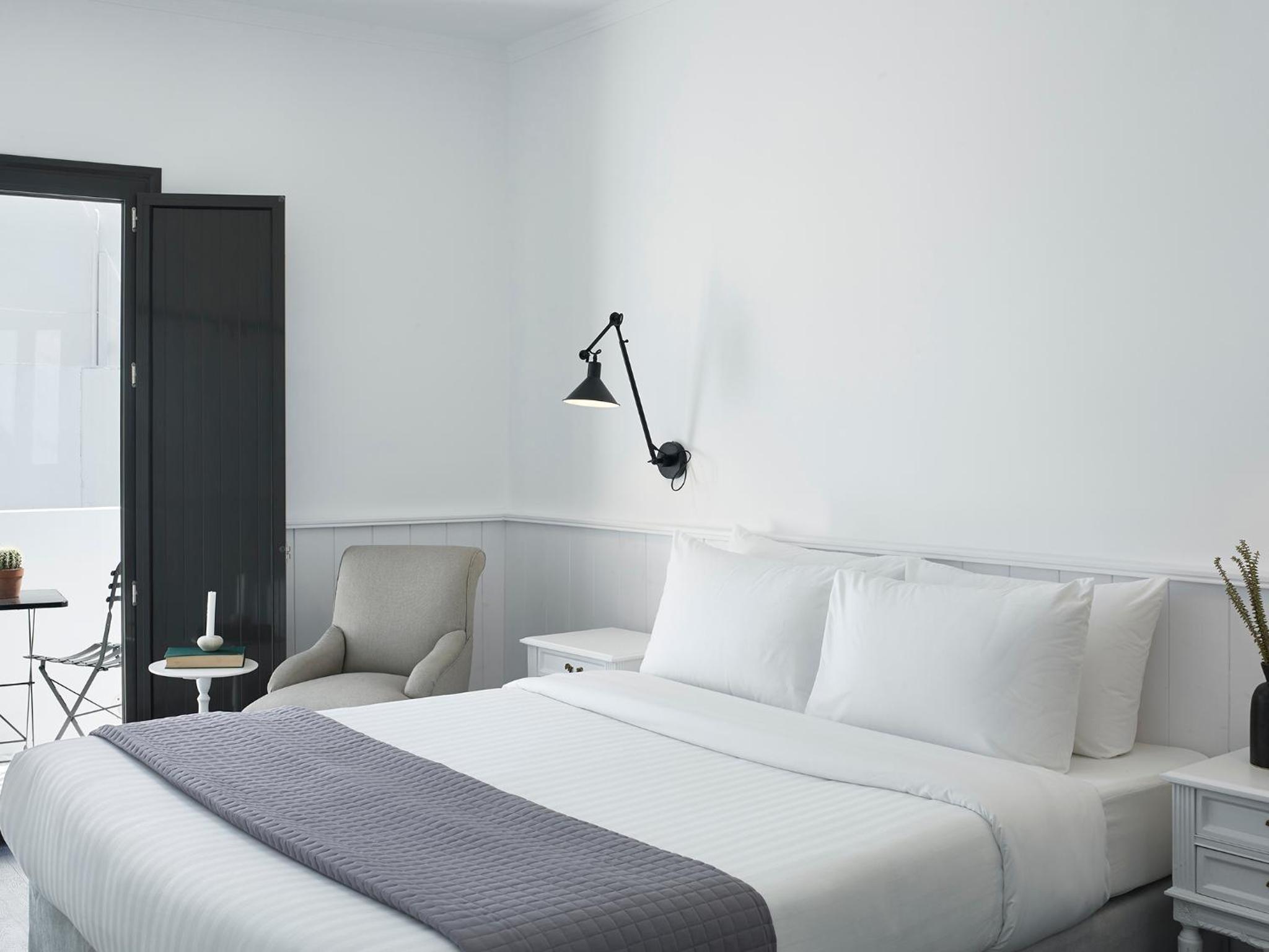 Deluxe Double Room - Akrotiri Tower - Photo 2