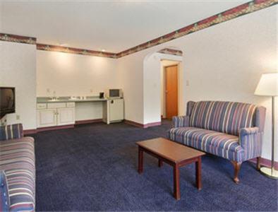 King Studio Suite - Non-Smoking photo 3