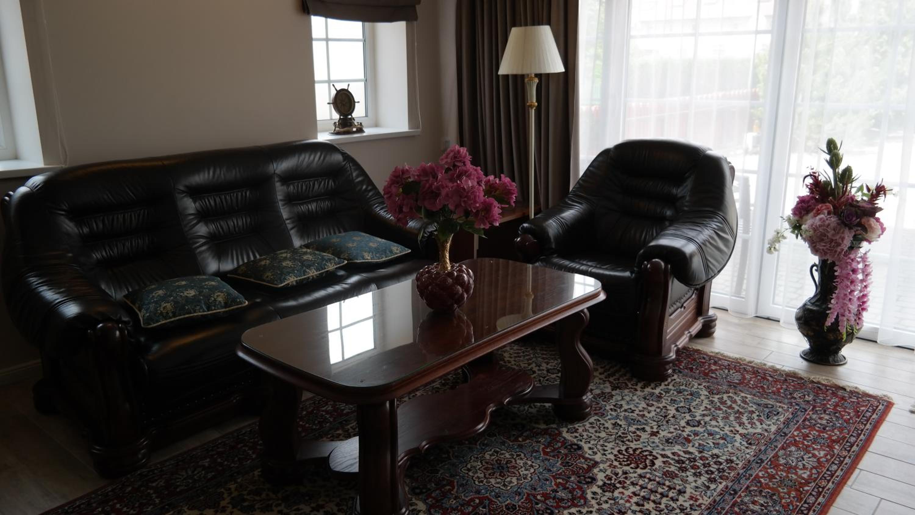 Luxury One-Bedroom Apartment