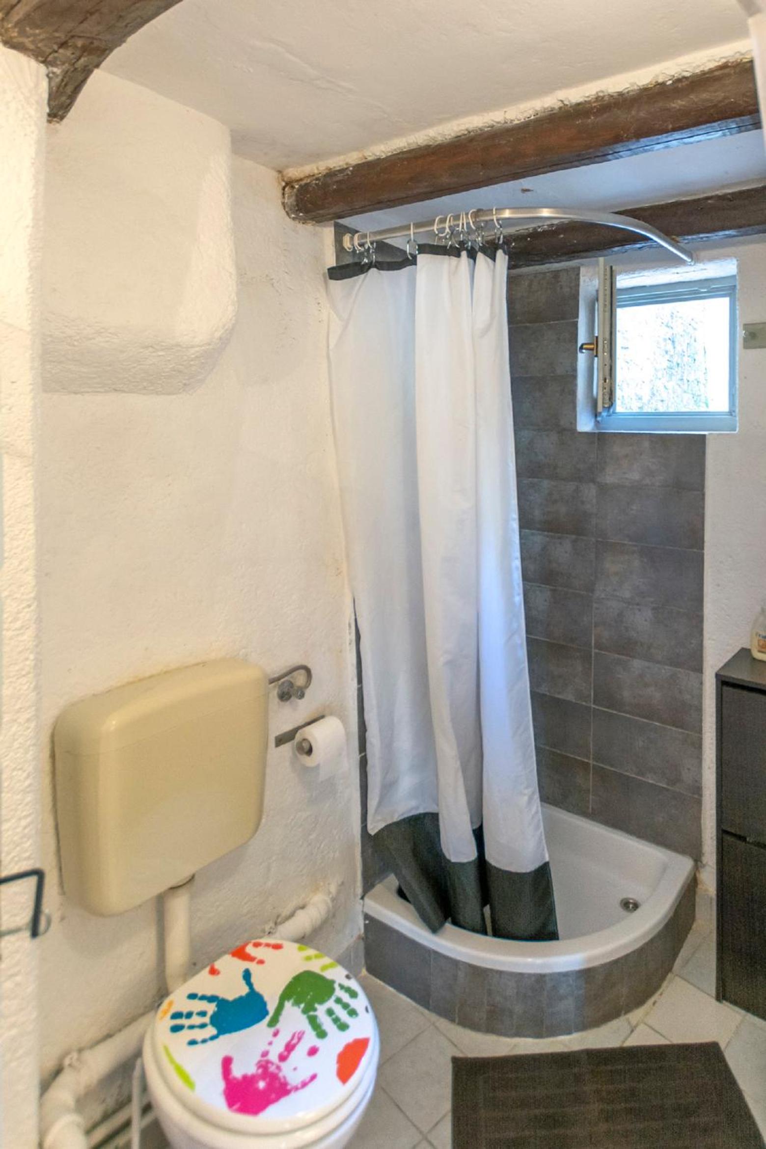 Studio Apartment II - Photo 2