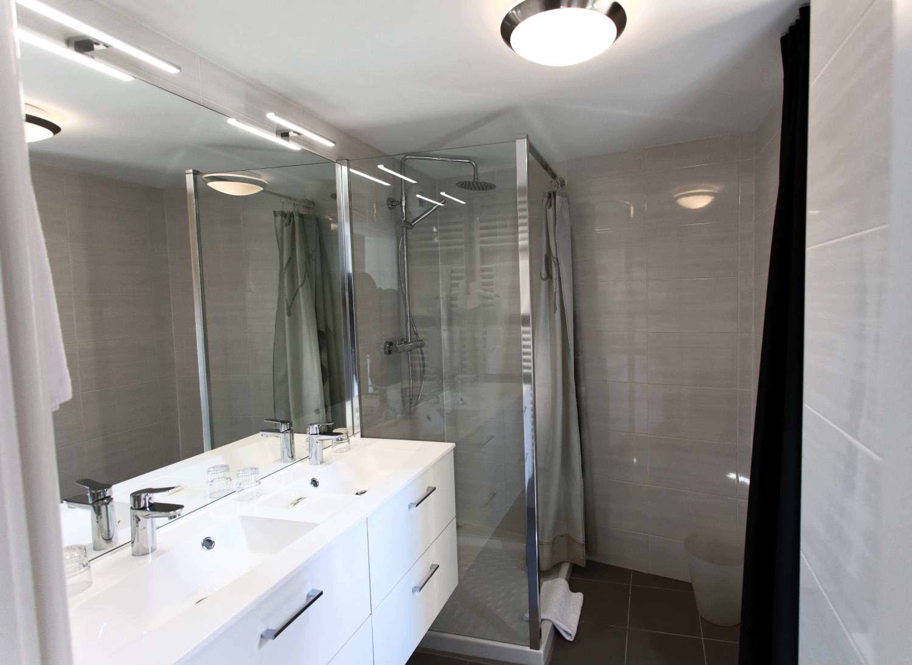 Superior Triple Room - Photo 10