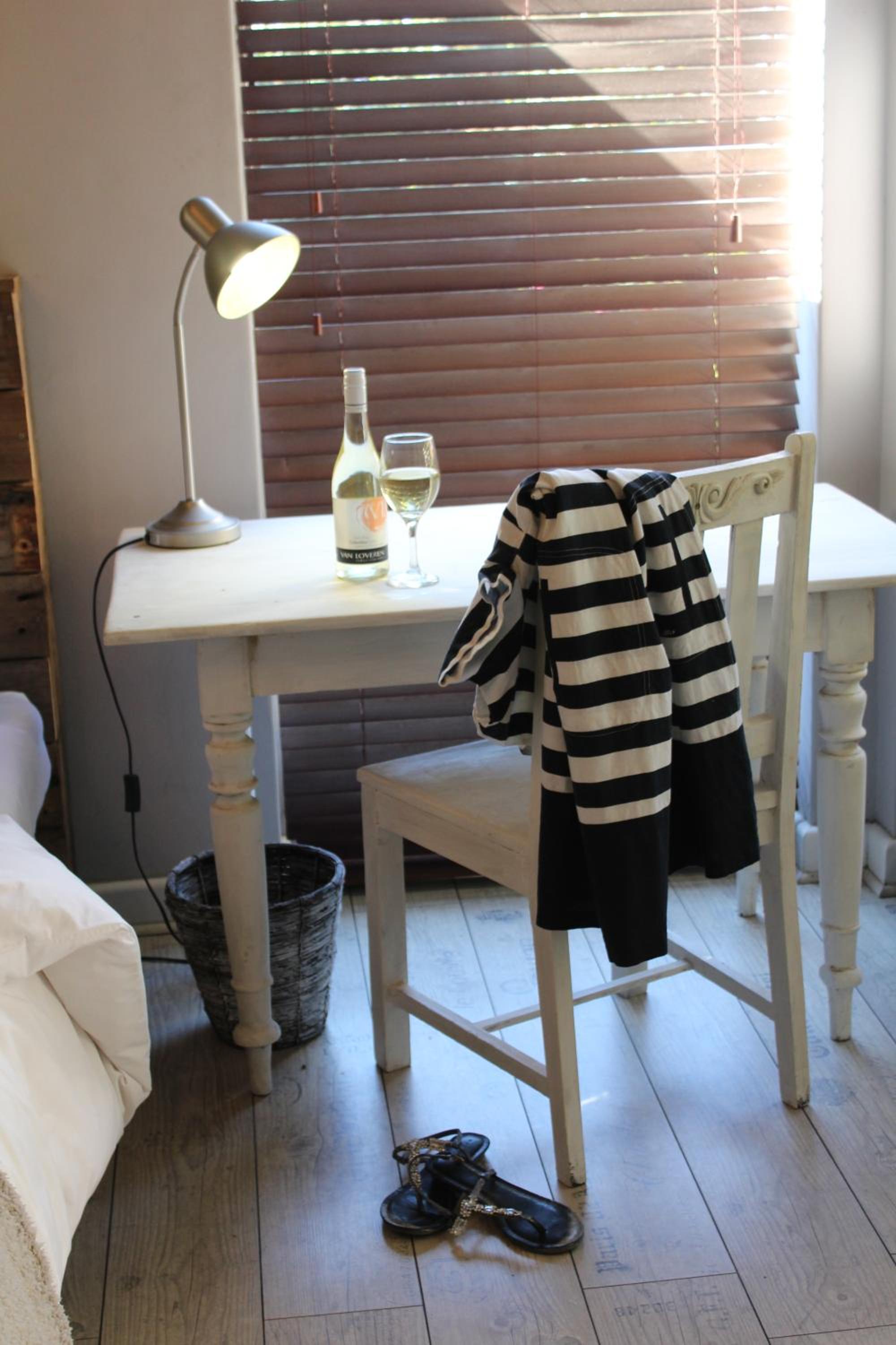 Double or Twin Room with Garden View - Photo 6
