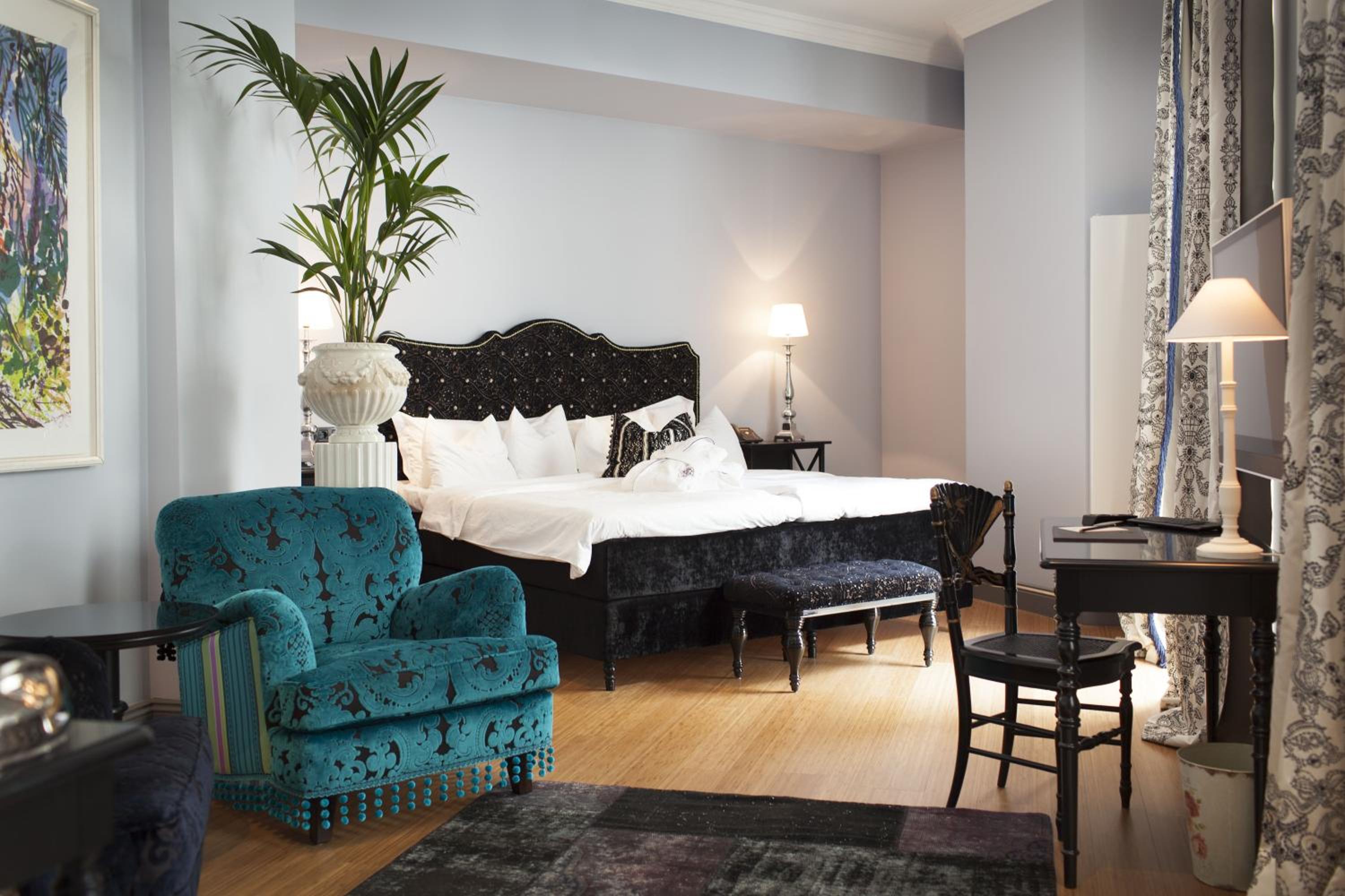 Large Premium Double Room photo 3