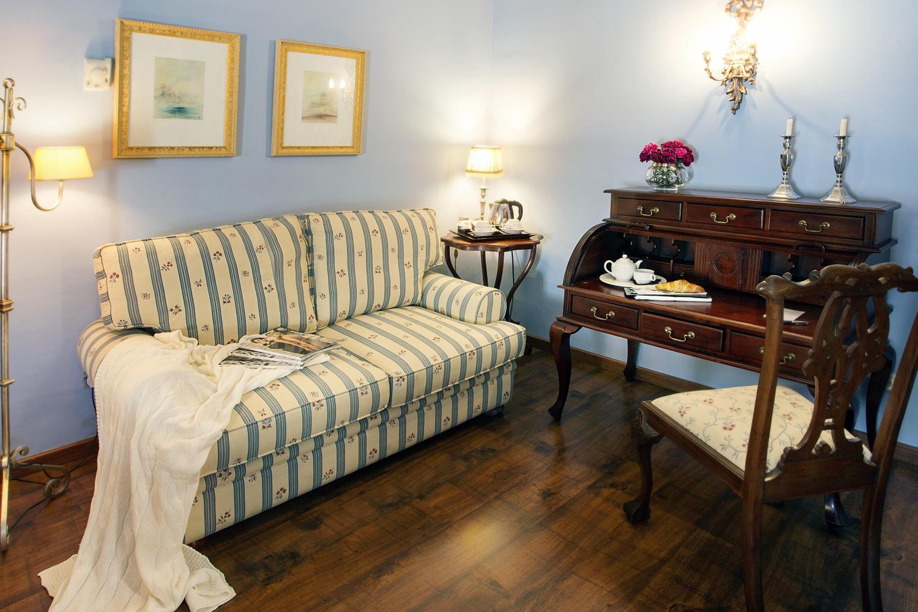 Double or Twin Room photo 2