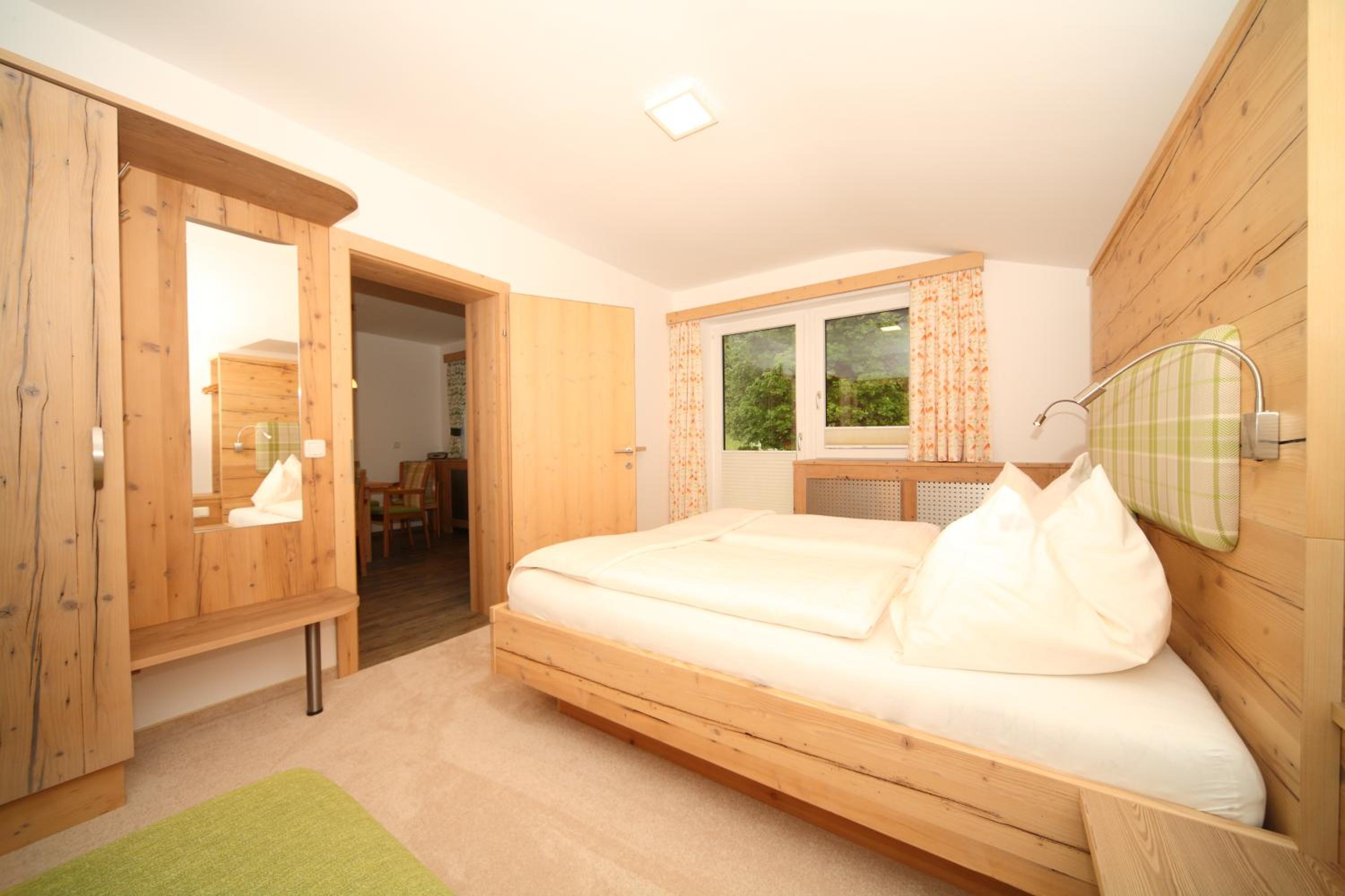 Apartment with Mountain View photo 1