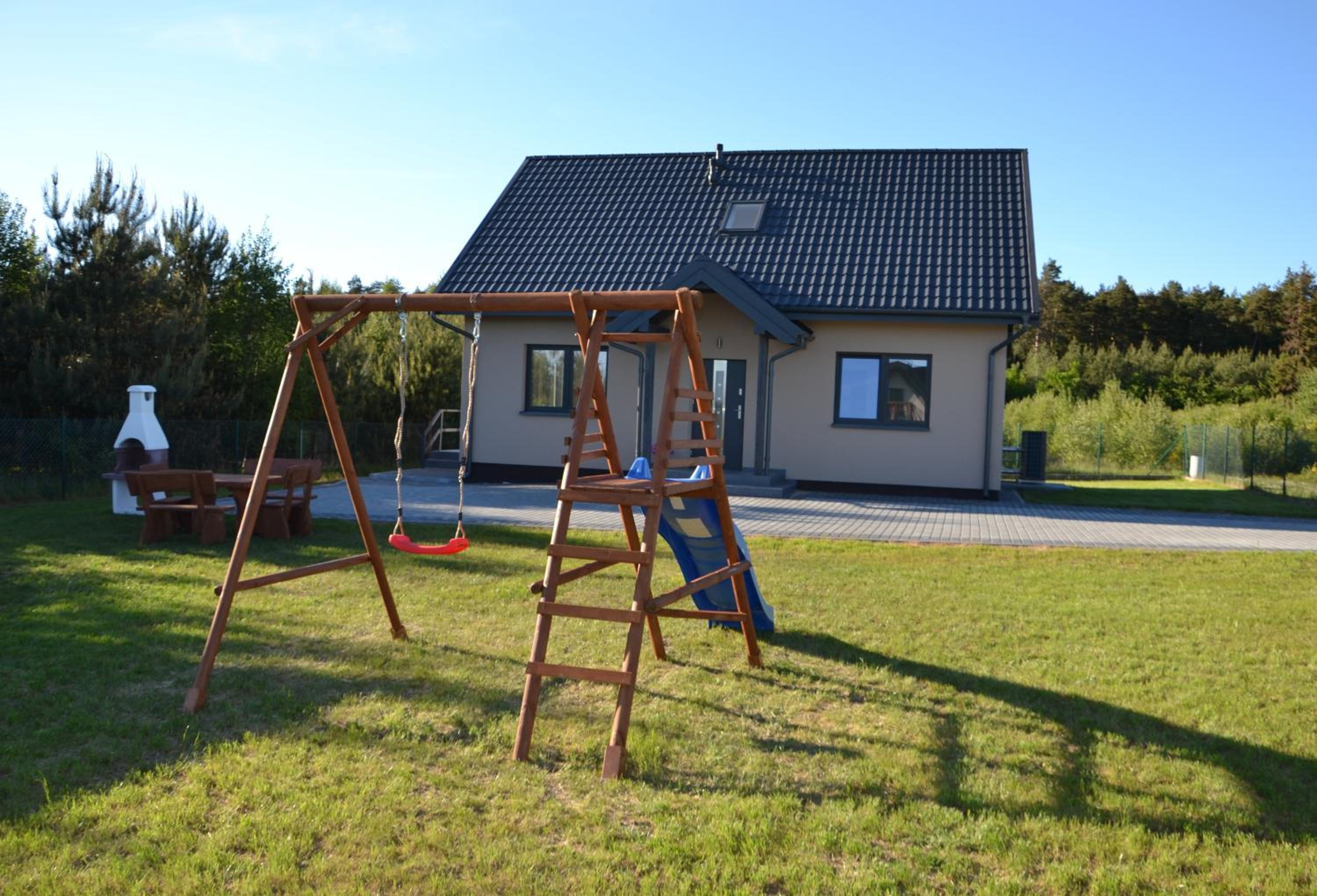 Three-Bedroom House photo 2
