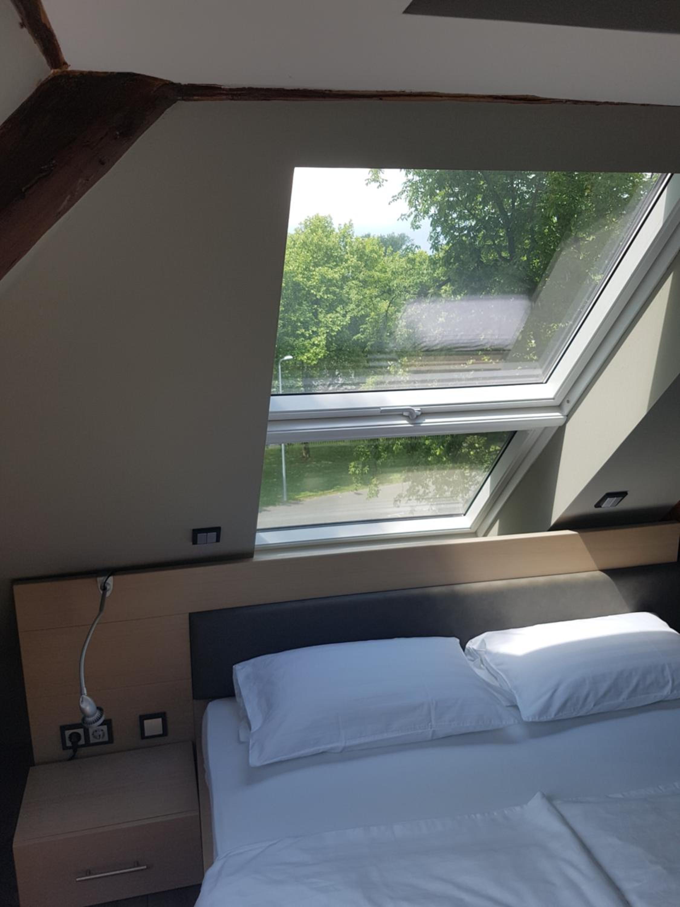 Standard Double Room - Photo 23