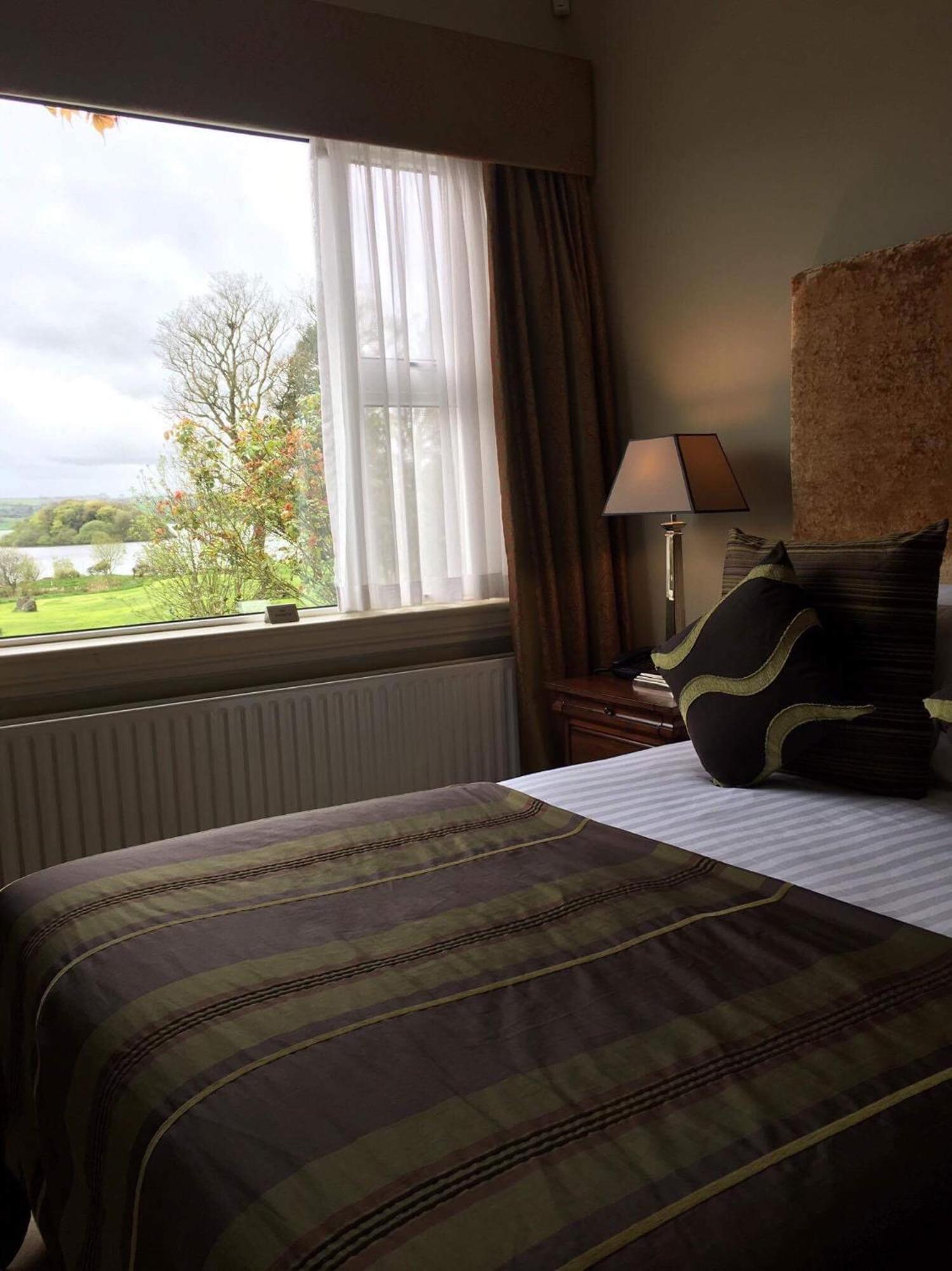 Double Room with Lake View - Photo 2