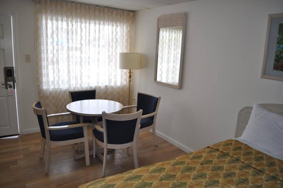 Queen Room photo 1