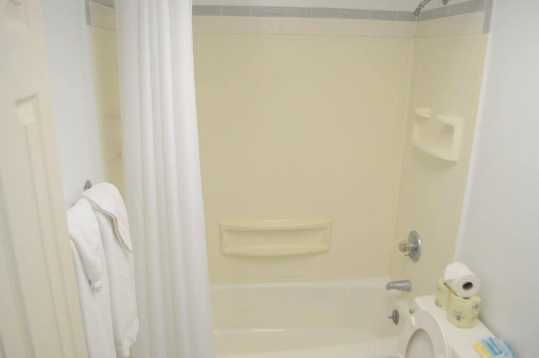 Queen Room photo 3