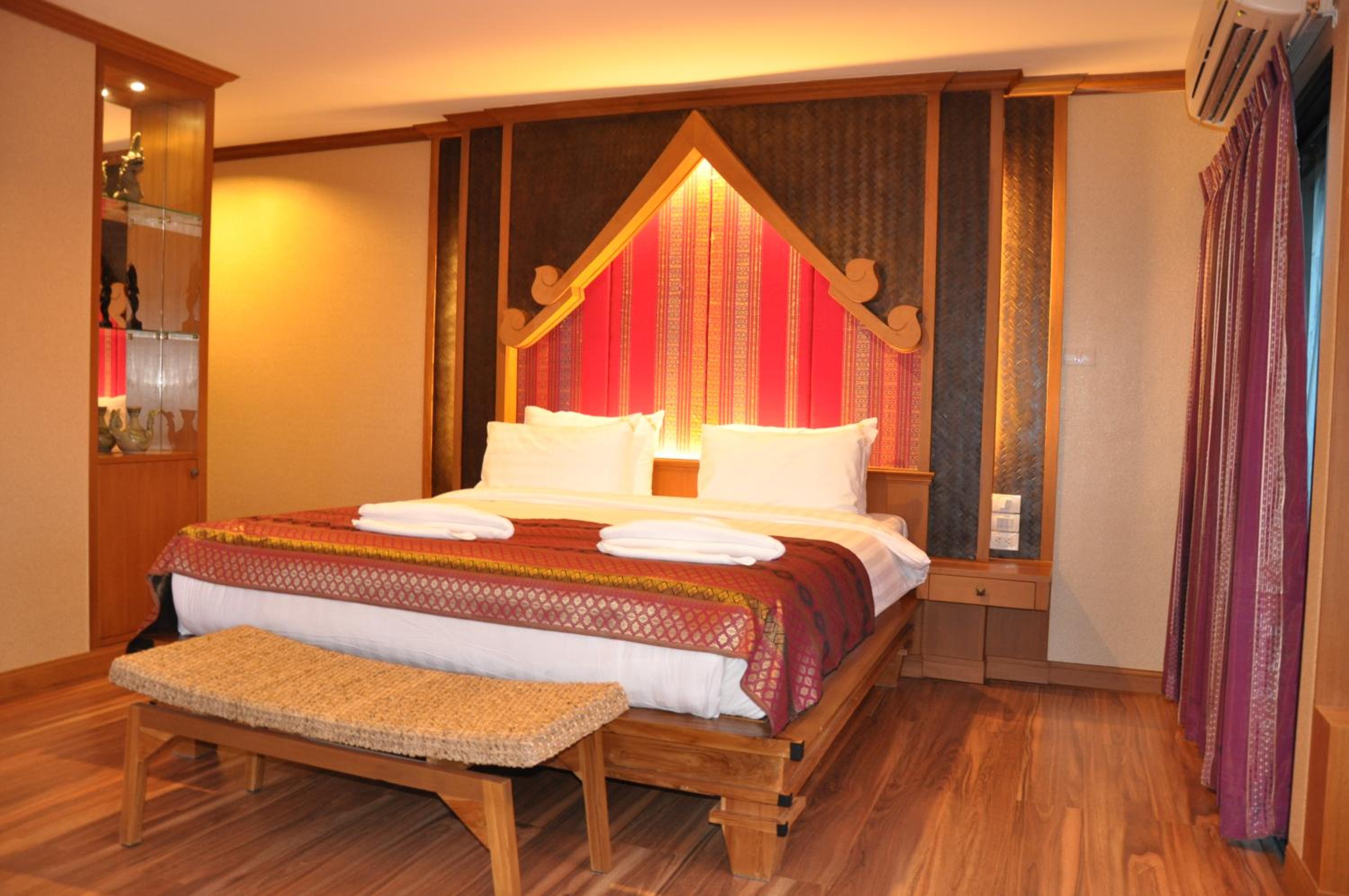 Jacuzzi Ocean View Suite Double Room