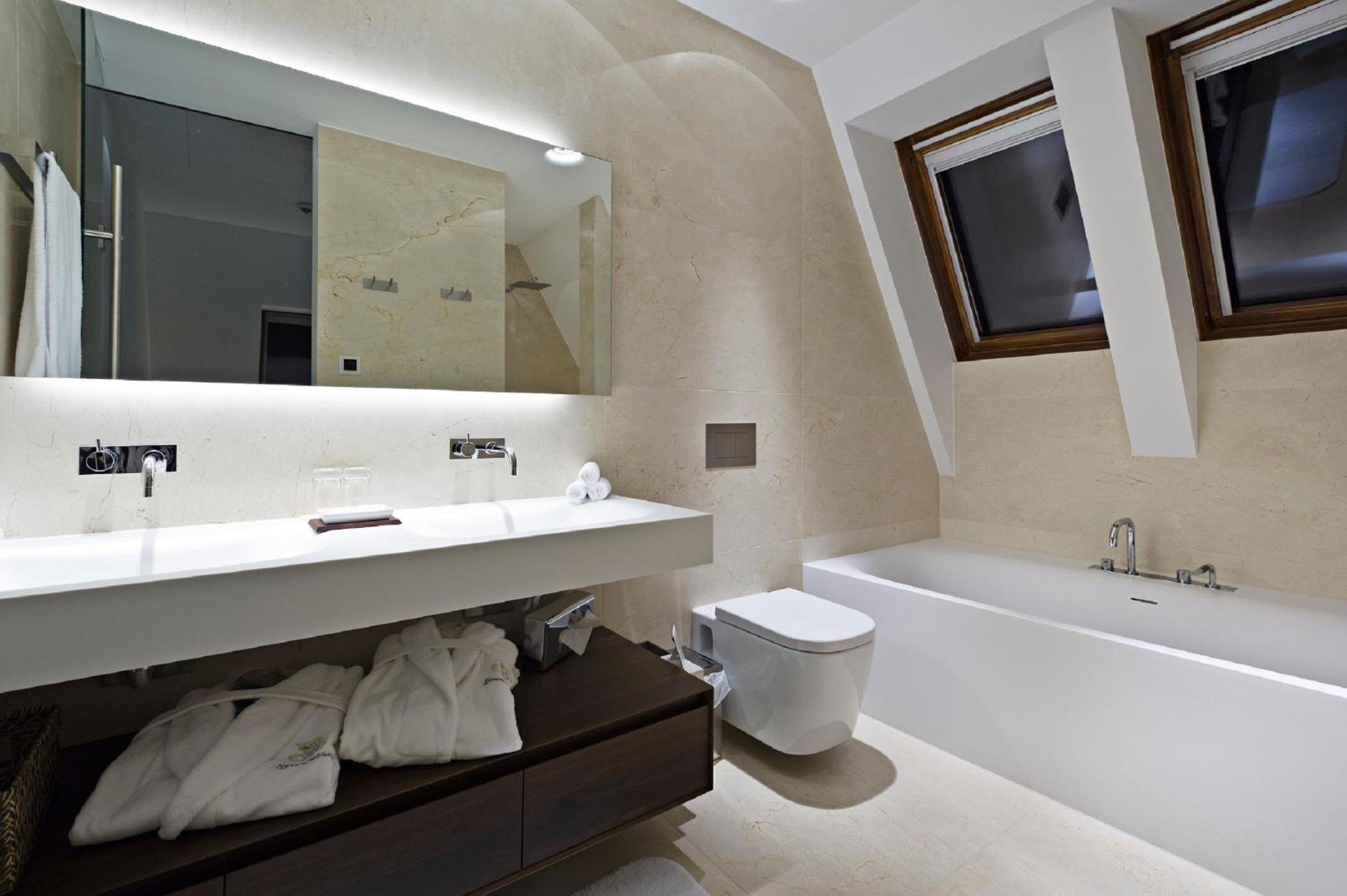 Deluxe Suite photo 3
