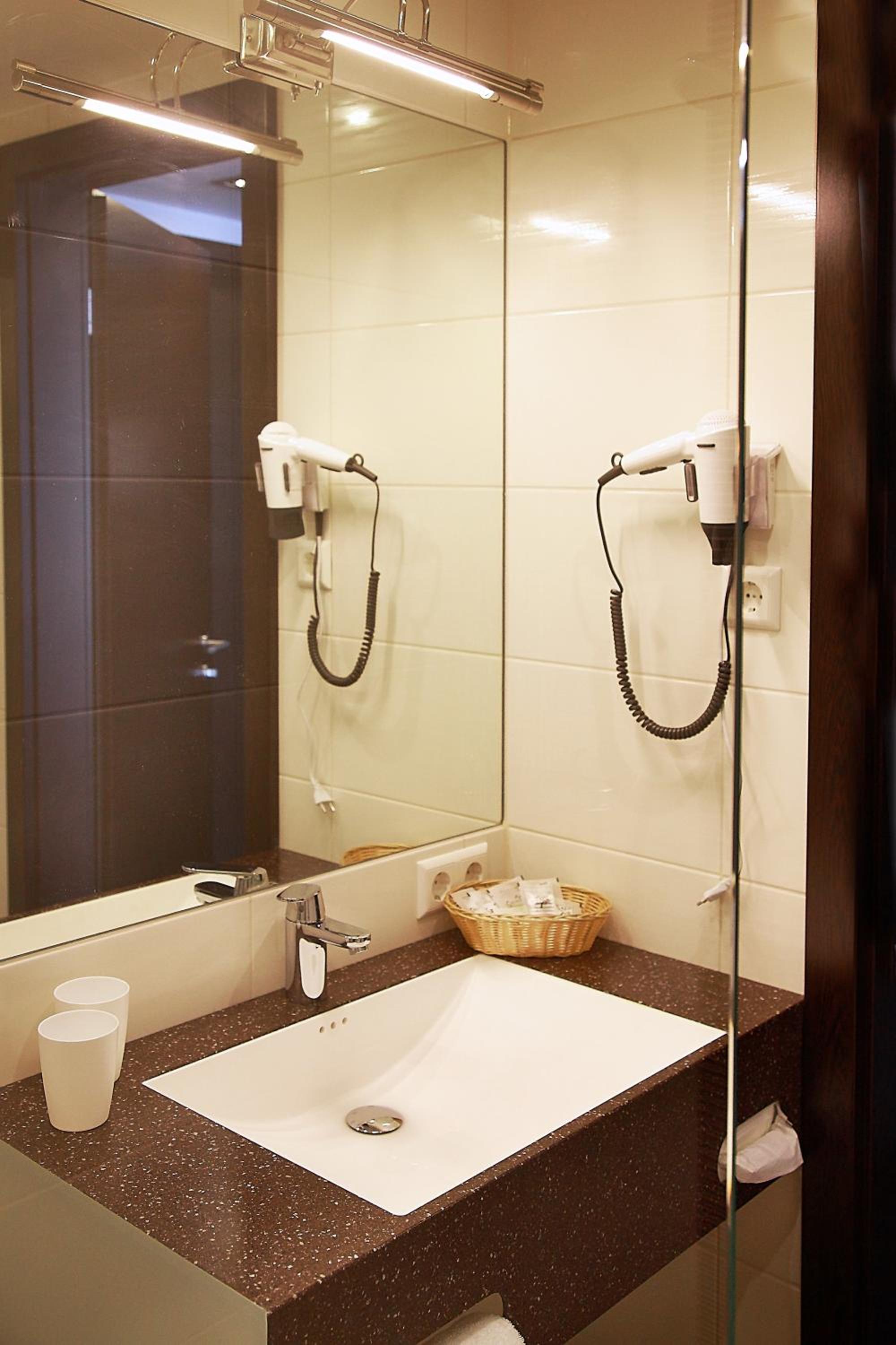 Double Room with Terrace - Photo 9