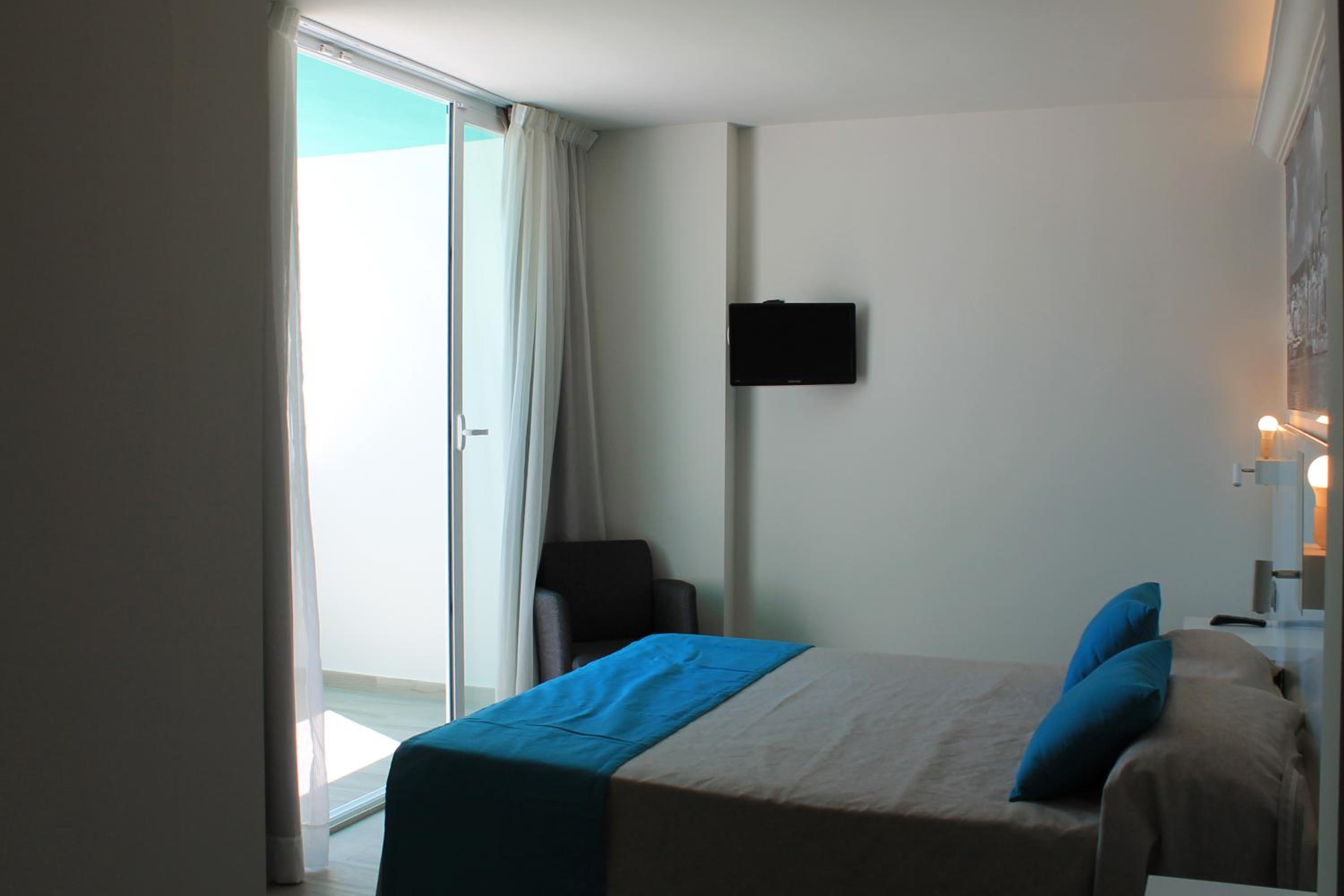 Studio Apartment (1-2 Adults) photo 3