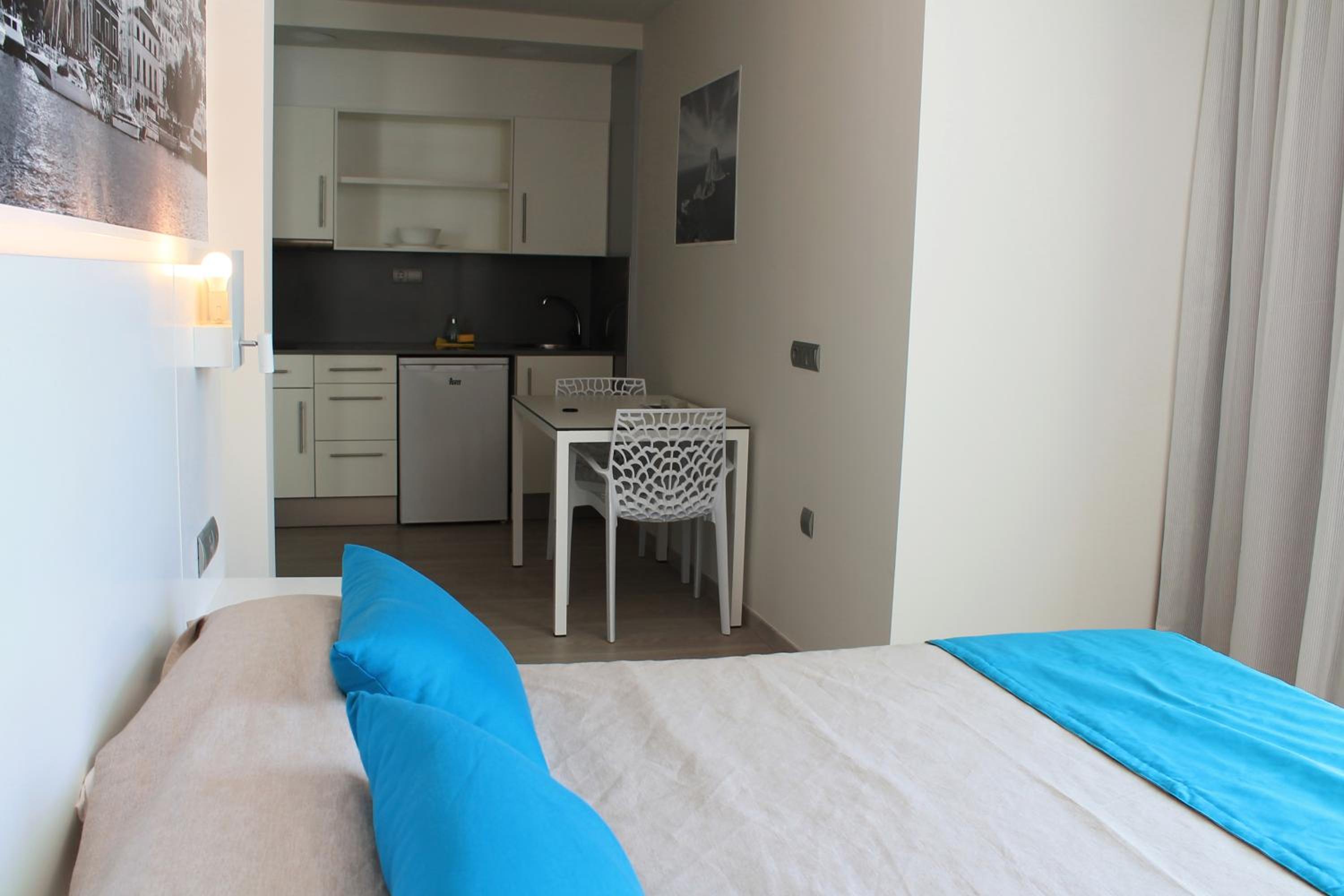 Studio Apartment (1-2 Adults) photo 2
