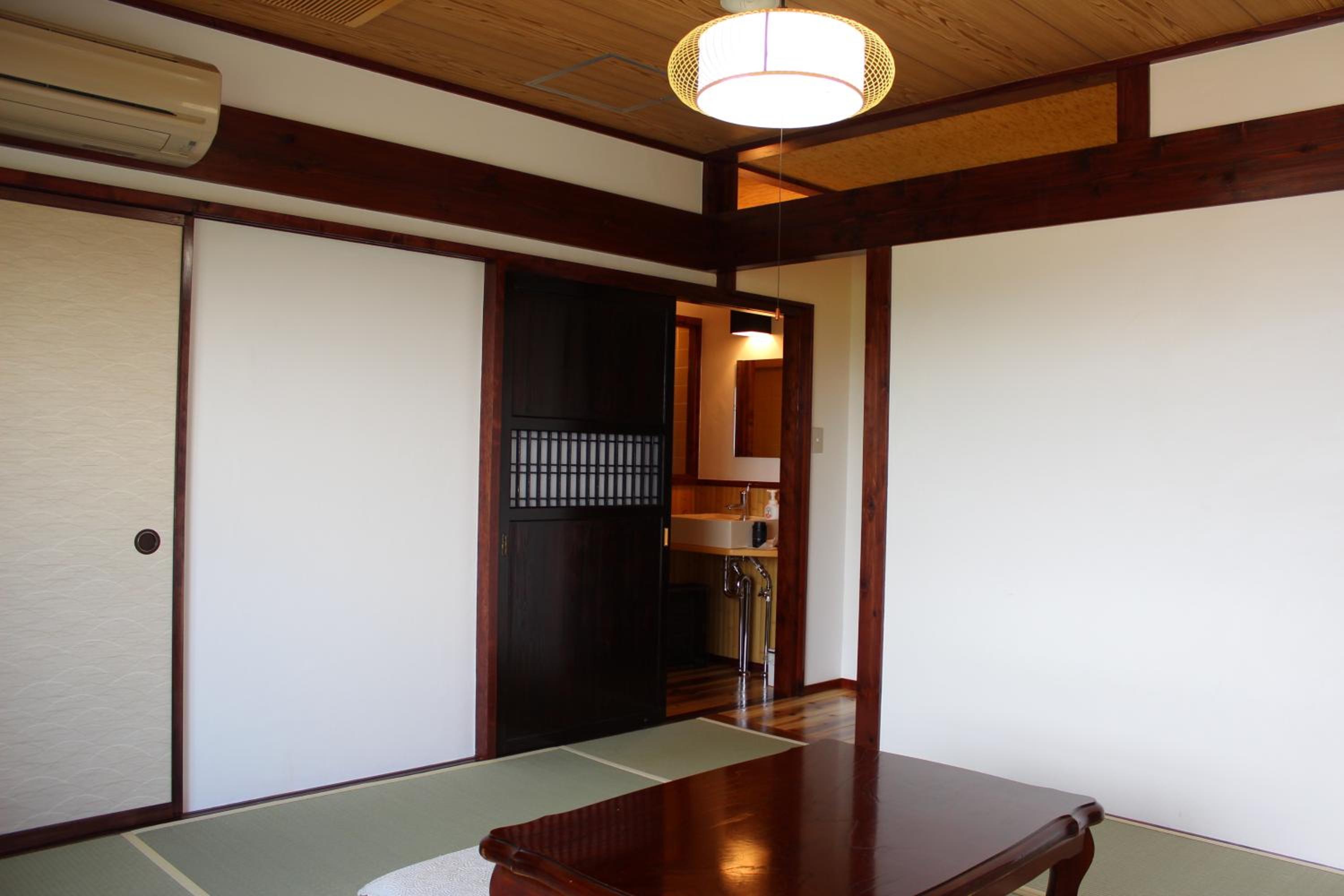 Japanese-Style Room